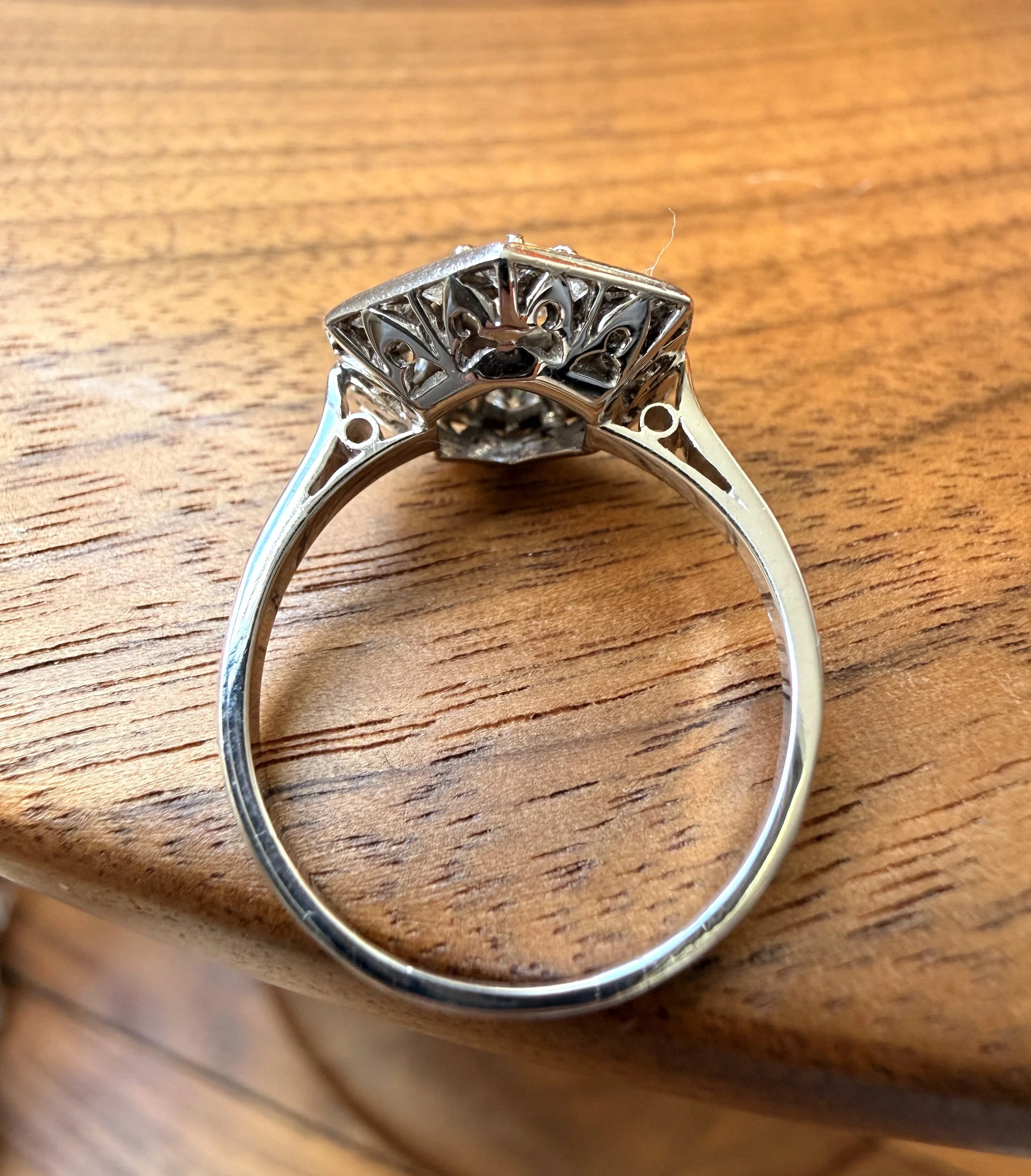 ADR3081-Bague-ancienne-platine-diamants-diamond-ring-estate-artdecoring-fiancailles-mariage-wedding6.jpeg