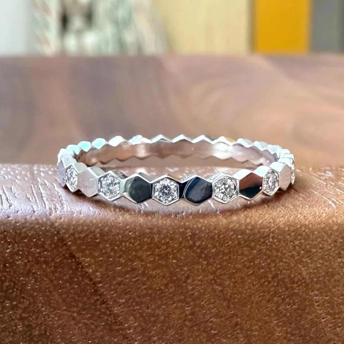 Chaumet, Bague "Bee" en or blanc et diamants T55