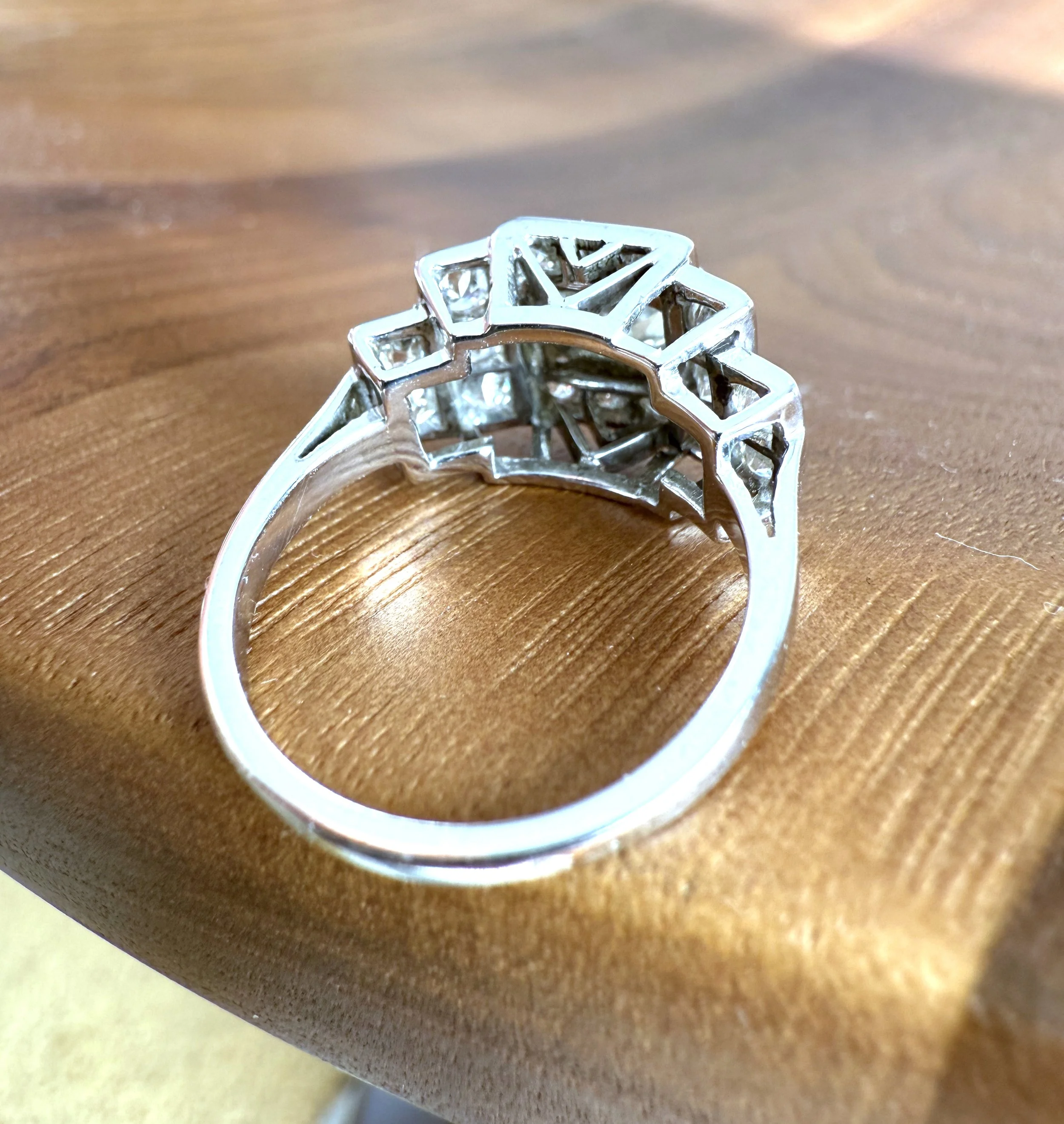 ADR2844-La-Mina-Bague-art-deco-tank-platine-diamants-ancienne-fiancailles-estate-mariage-famille-heritage-ring-inheritance-french-francais-paris-parisienne-lovers-romantique-diamants-diamonds39.jpeg
