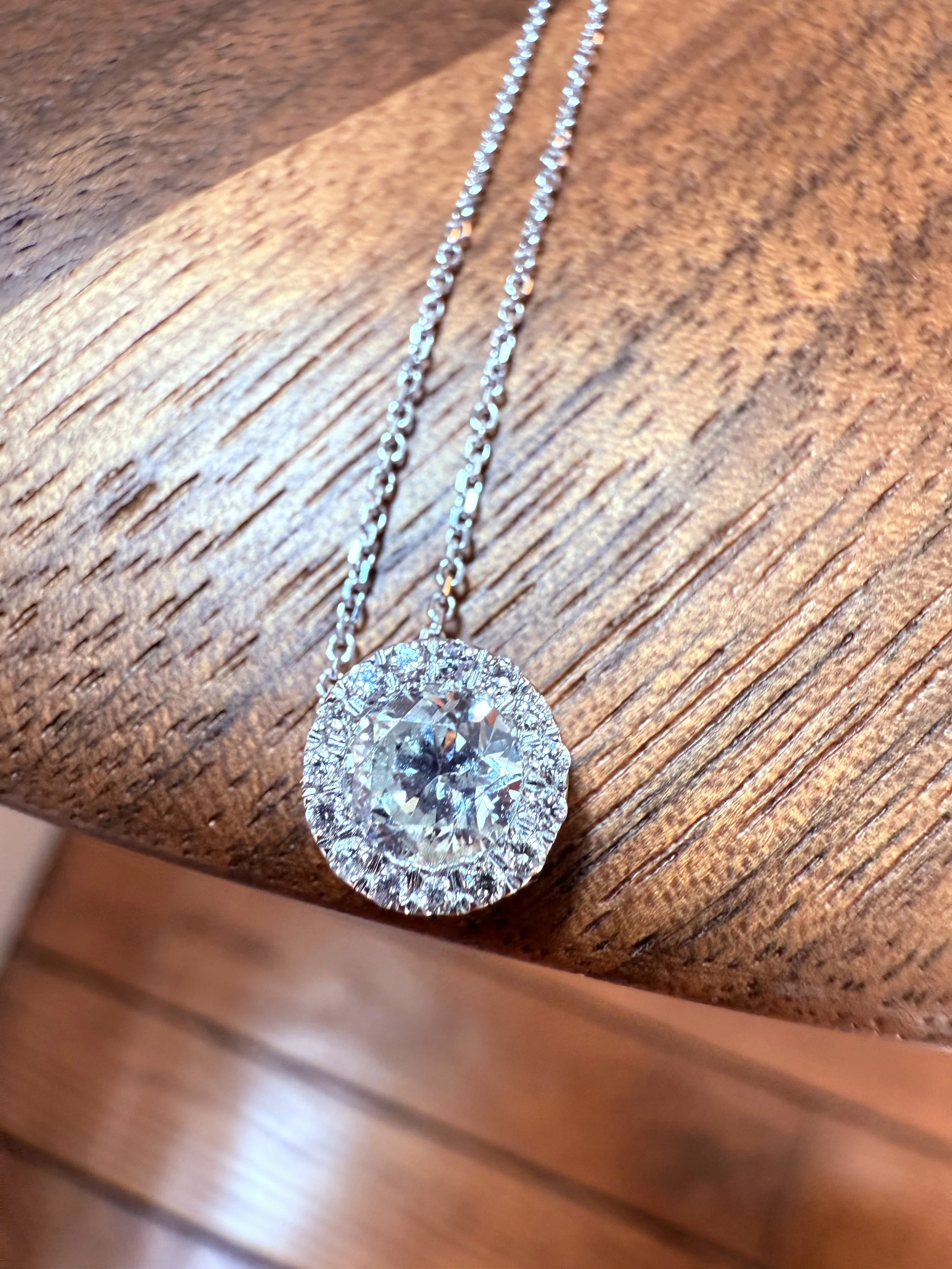 ADR2939-collier-solitaire-diamant-or-blanc-cadeau-naissance-anniversaire.jpeg (1).jpeg