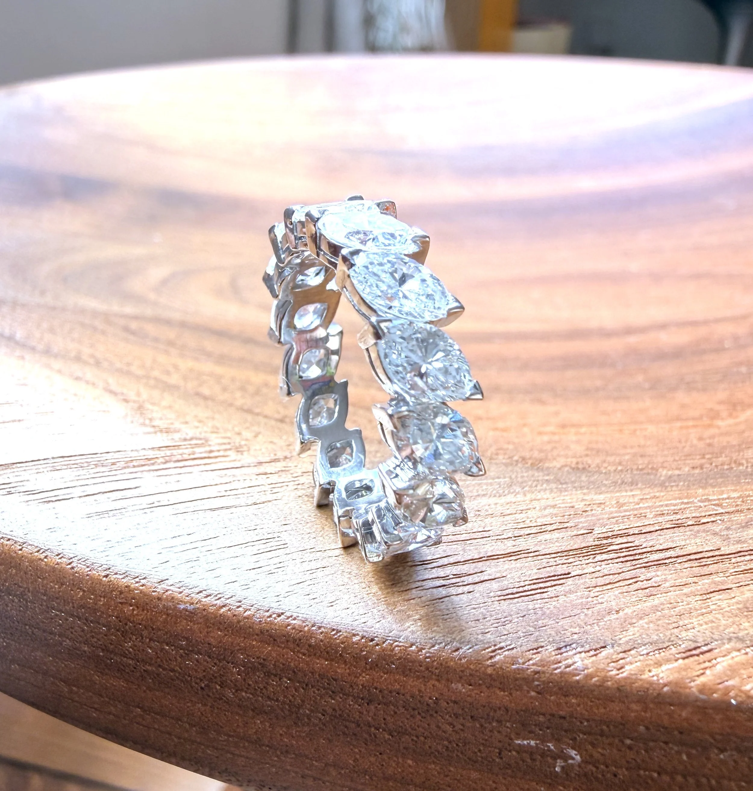 ADR3067-somptueuse-alliance-tour-complet-diamants-navette-marquise-diamonds3.jpeg
