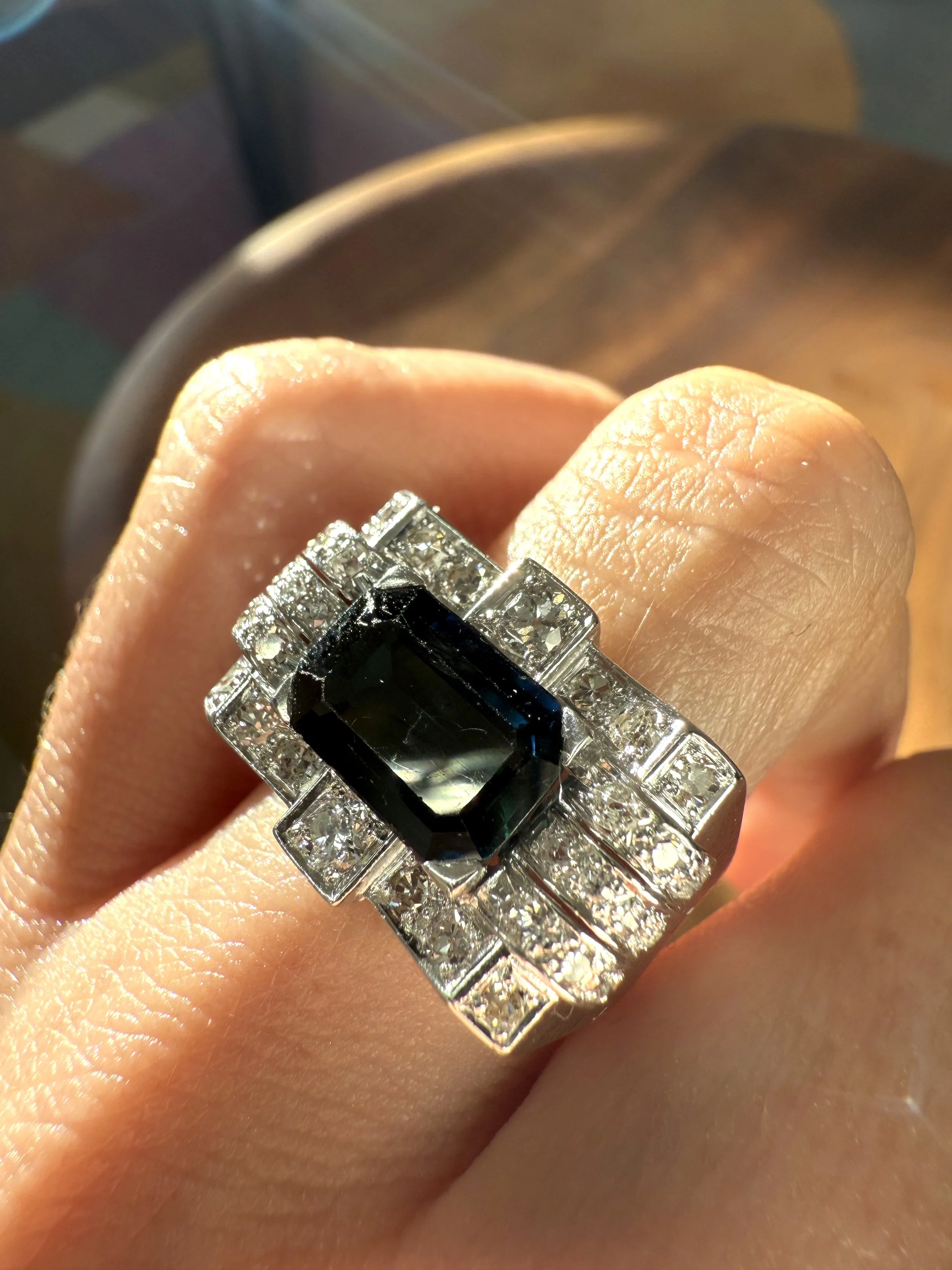 ADR3006-La-Loup-bague-art-deco-tank-saphir-sapphire-ring-vintage-bijoux-anciens-paris-anniversaire-mariage8.jpeg