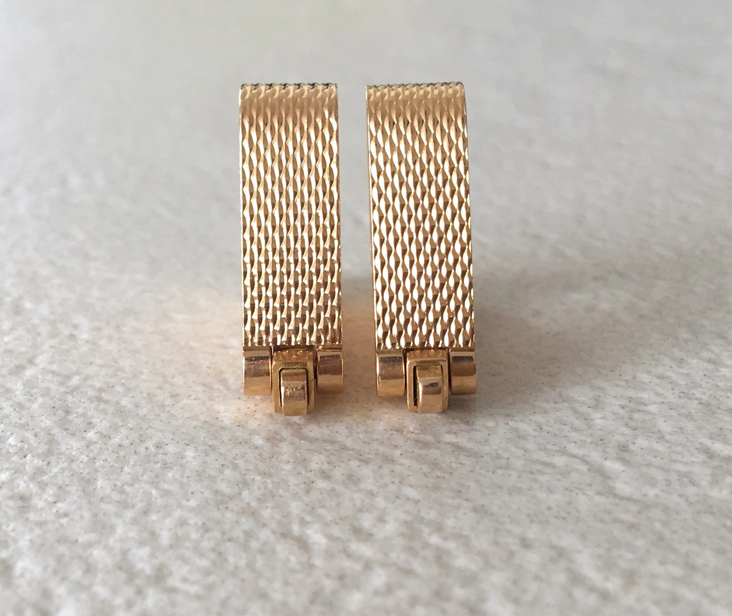 Boutons de manchettes triangulaire or rose .jpg