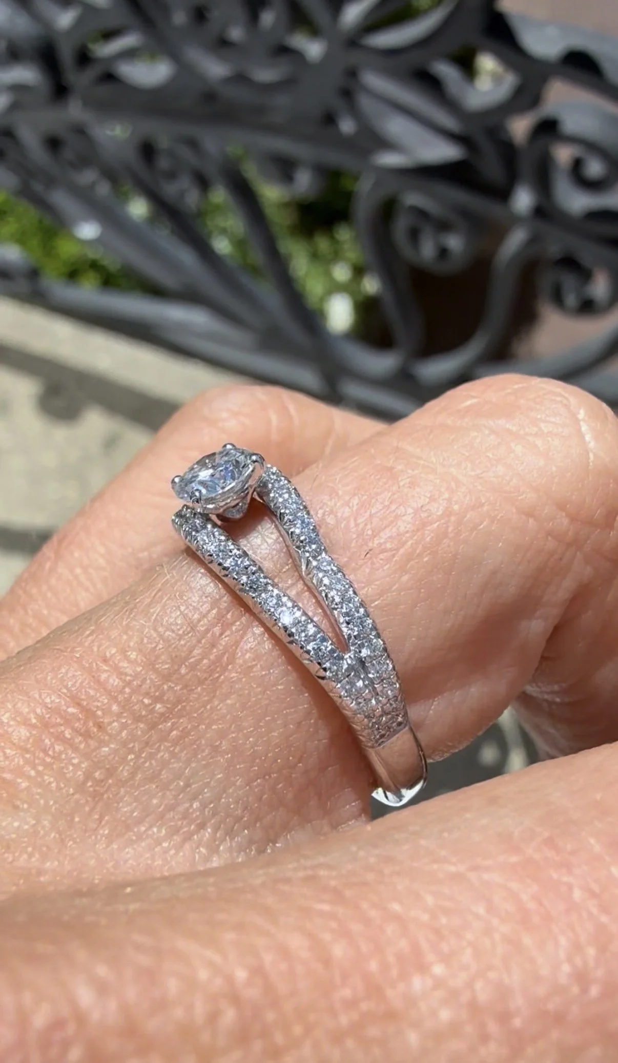 ADR2998-Chanel-solitaire-diamants-diamond-ring-engagement-fiancailles-mariage-camelia-profil2.jpg