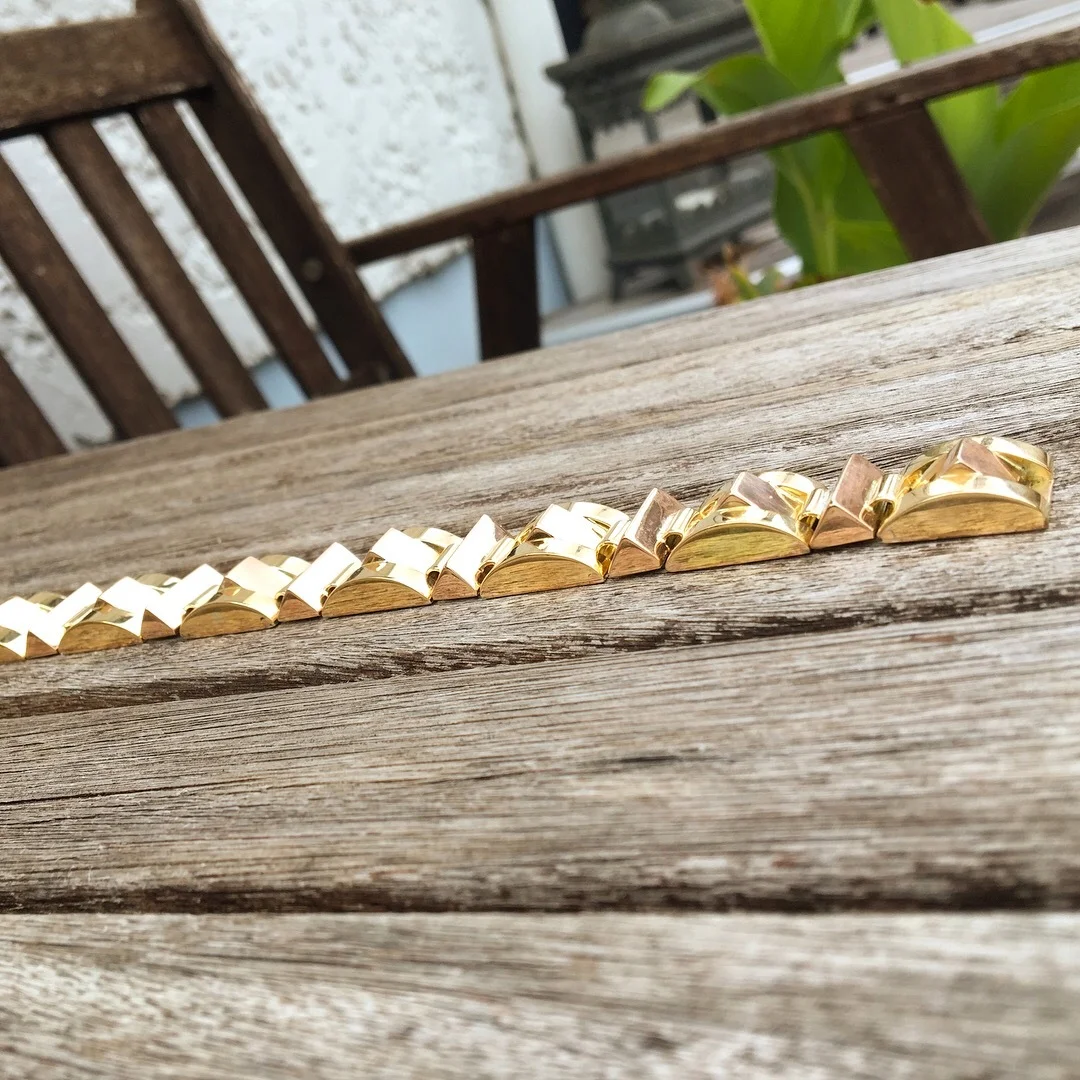 Bracelet ruban en or jaune 18K (750/oo), maille tressée, fermoir à