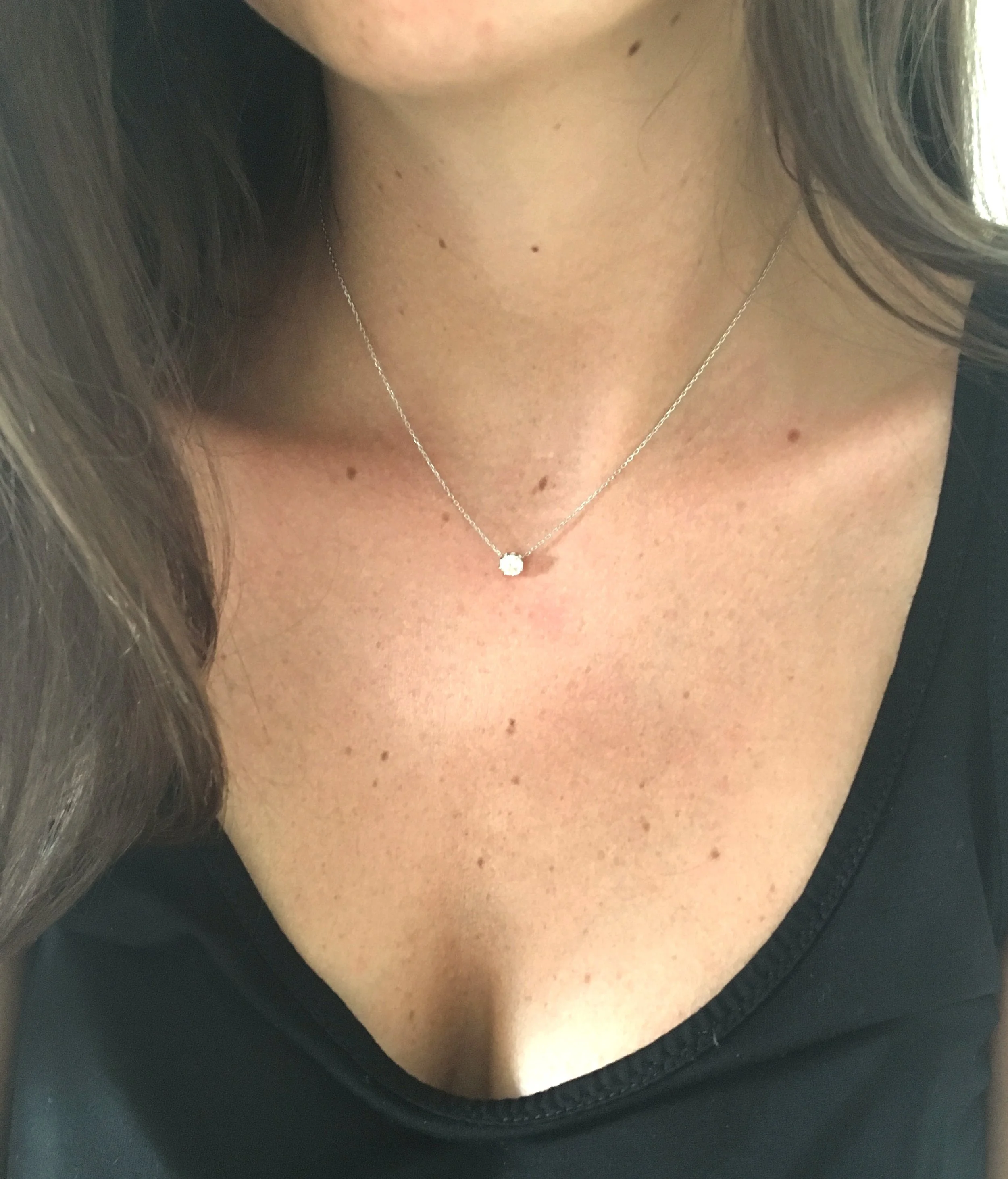 Collier solitaire or gris et diamant 0.65ct 2.jpg