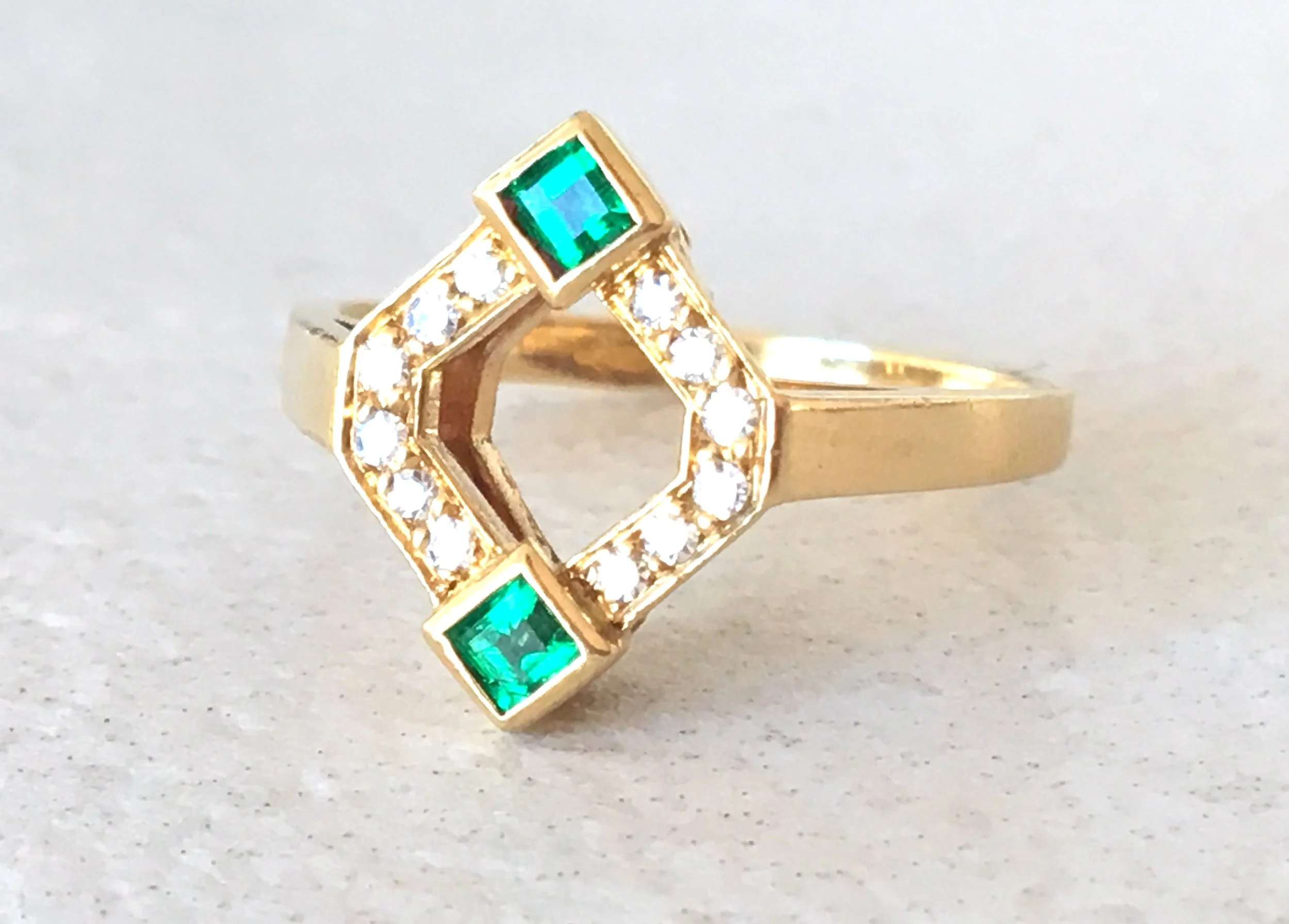 LF263-bague-vintage-orjaune-diamants-emeraude-fiançailles-Bijoux-anciens-paris-2.jpg