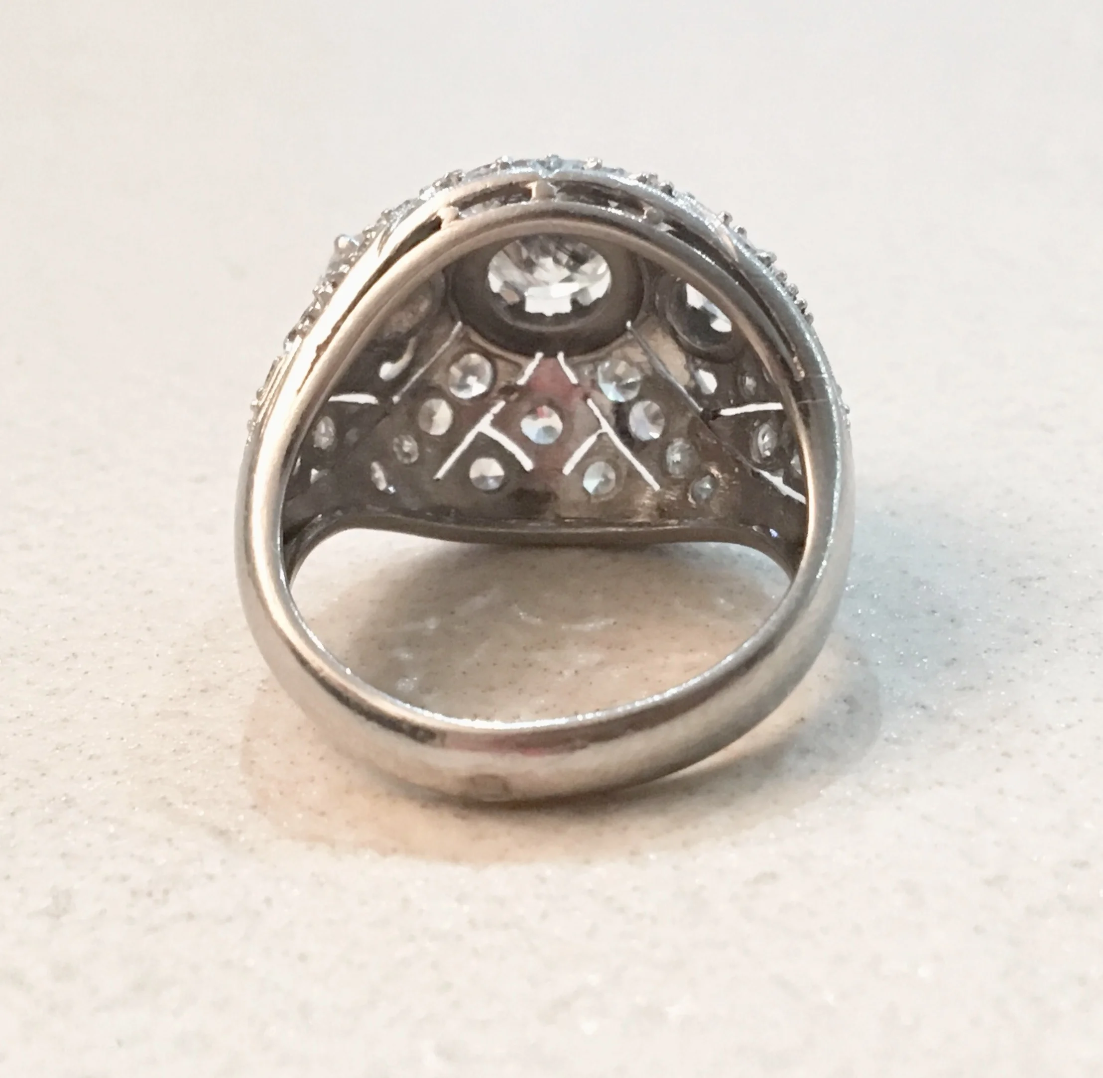 LF282-bague-boule-dome-platine-diamants-art-Deco-bague-ancienne-fiançailles-mariage-4.jpg