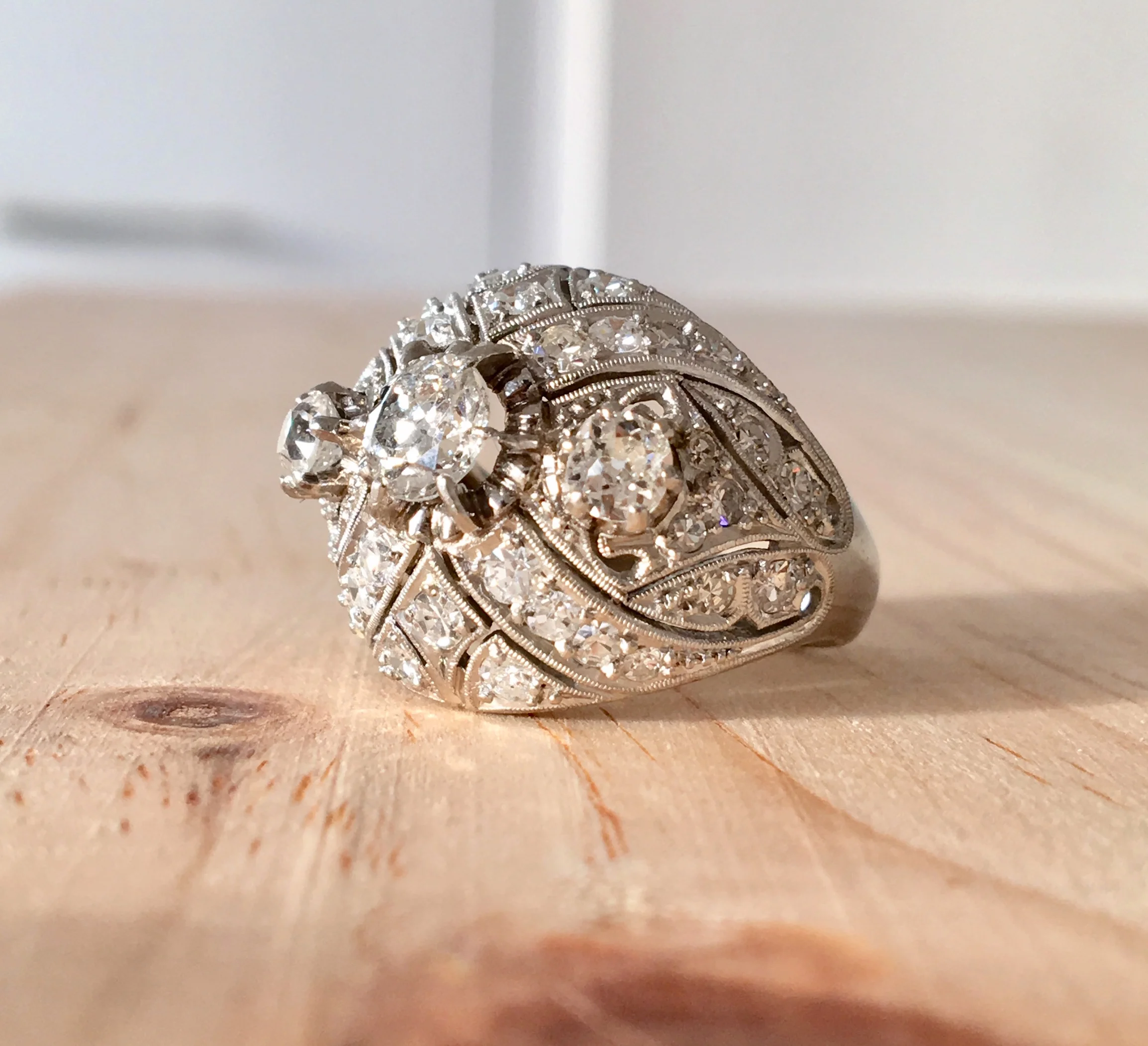 LF282-bague-ancienne-fiançailles-diamants-platine-art-Deco -1.jpg