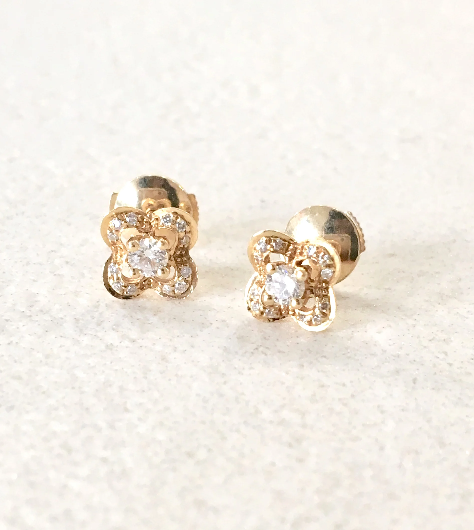 LF379-boucles-doreilles-mauboussin-chance-of-love-or-jaune-diamants-3.jpg