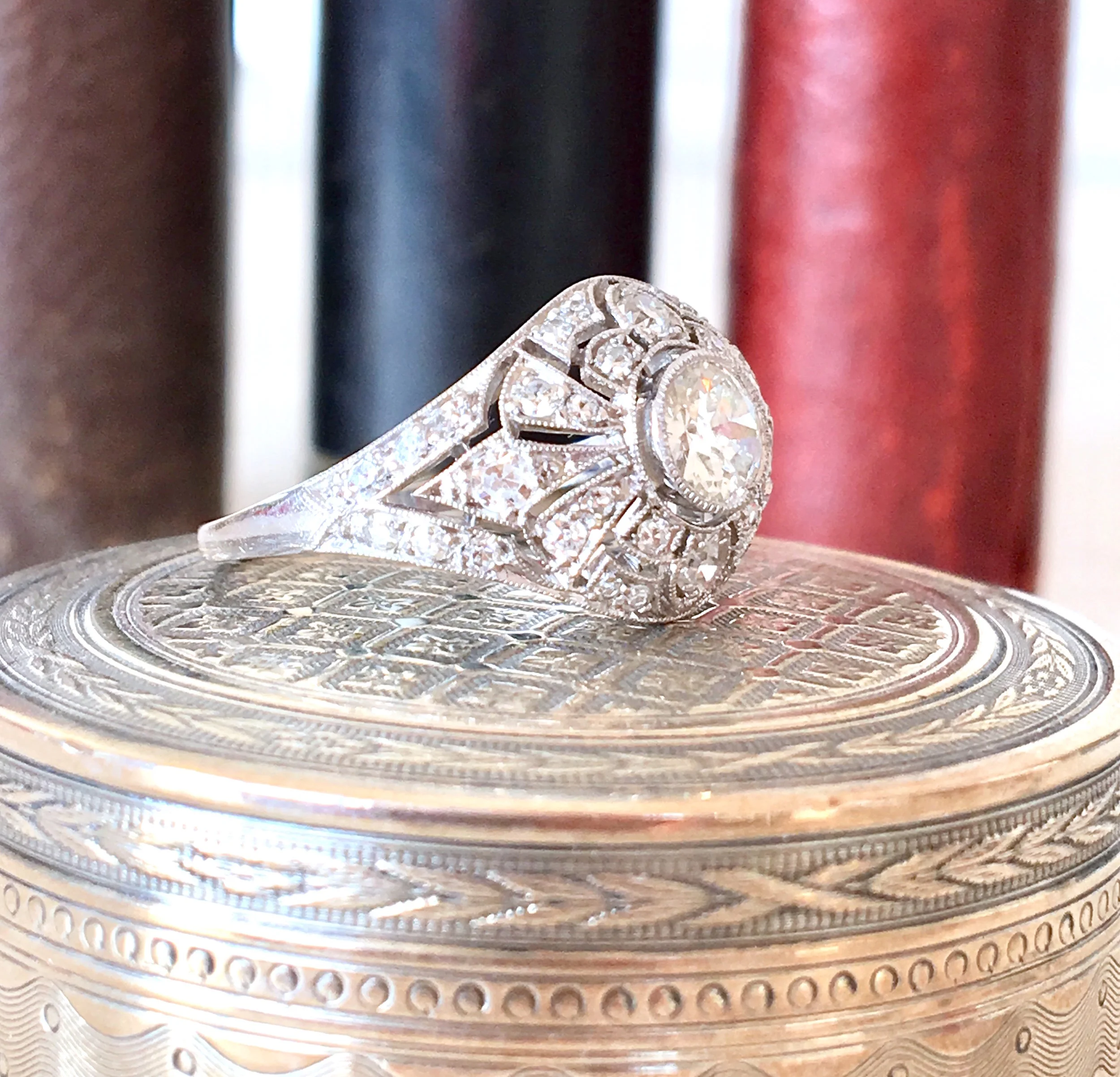 Bague-ancienne-Epoque-artdeco-platine-diamants-mariage-Paris-fiancailles-3.jpg