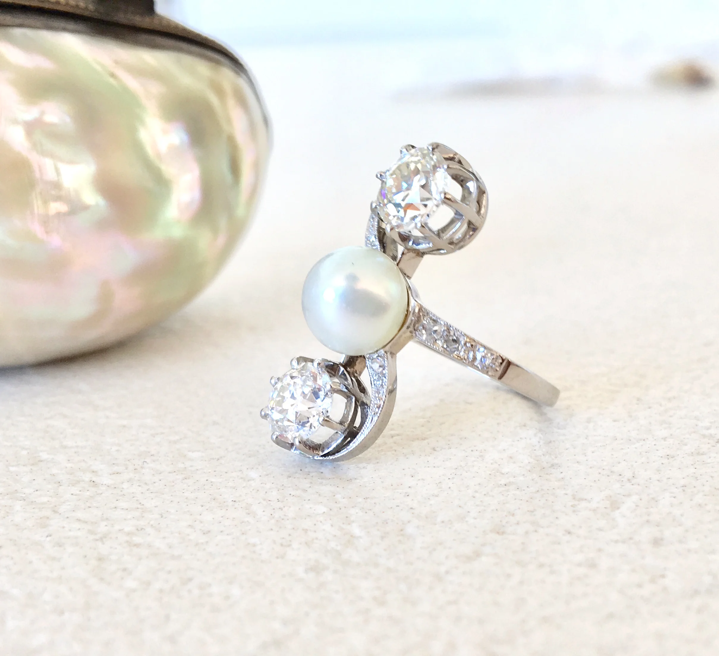 ADR1341-bague-ancienne-too-et-moi-perle-diamants-tailles-anciennes-Bijoux-Anciens-Paris-mariage-d’occasion -1.jpg
