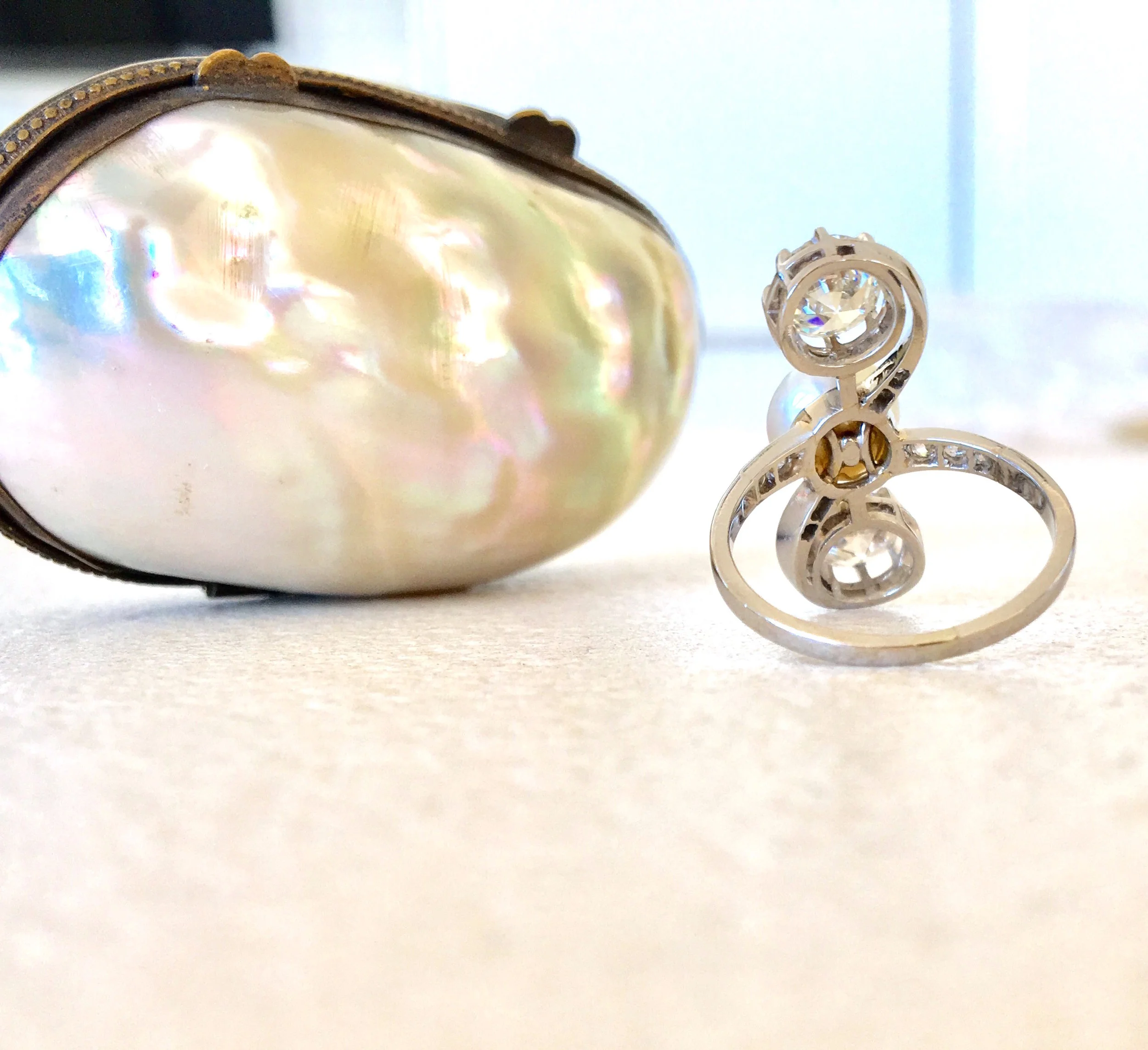 ADR1341-bague-ancienne-too-et-moi-perle-diamants-tailles-anciennes-Bijoux-Anciens-Paris-mariage-d’occasion -3.jpg