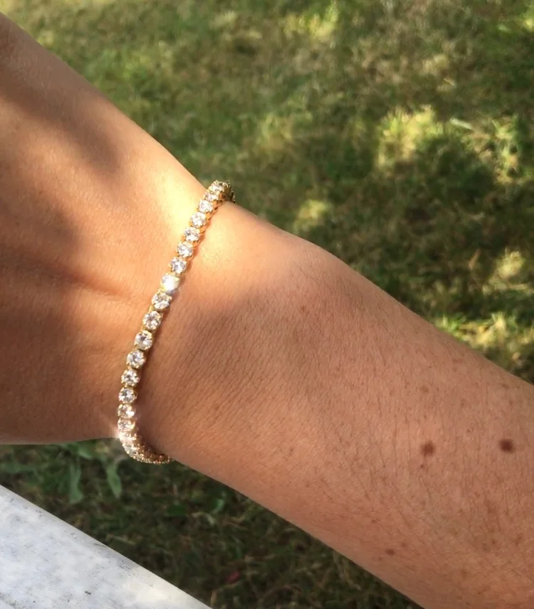 aDR1429-bracelet-ligne-diamants-or-jaune.jpg