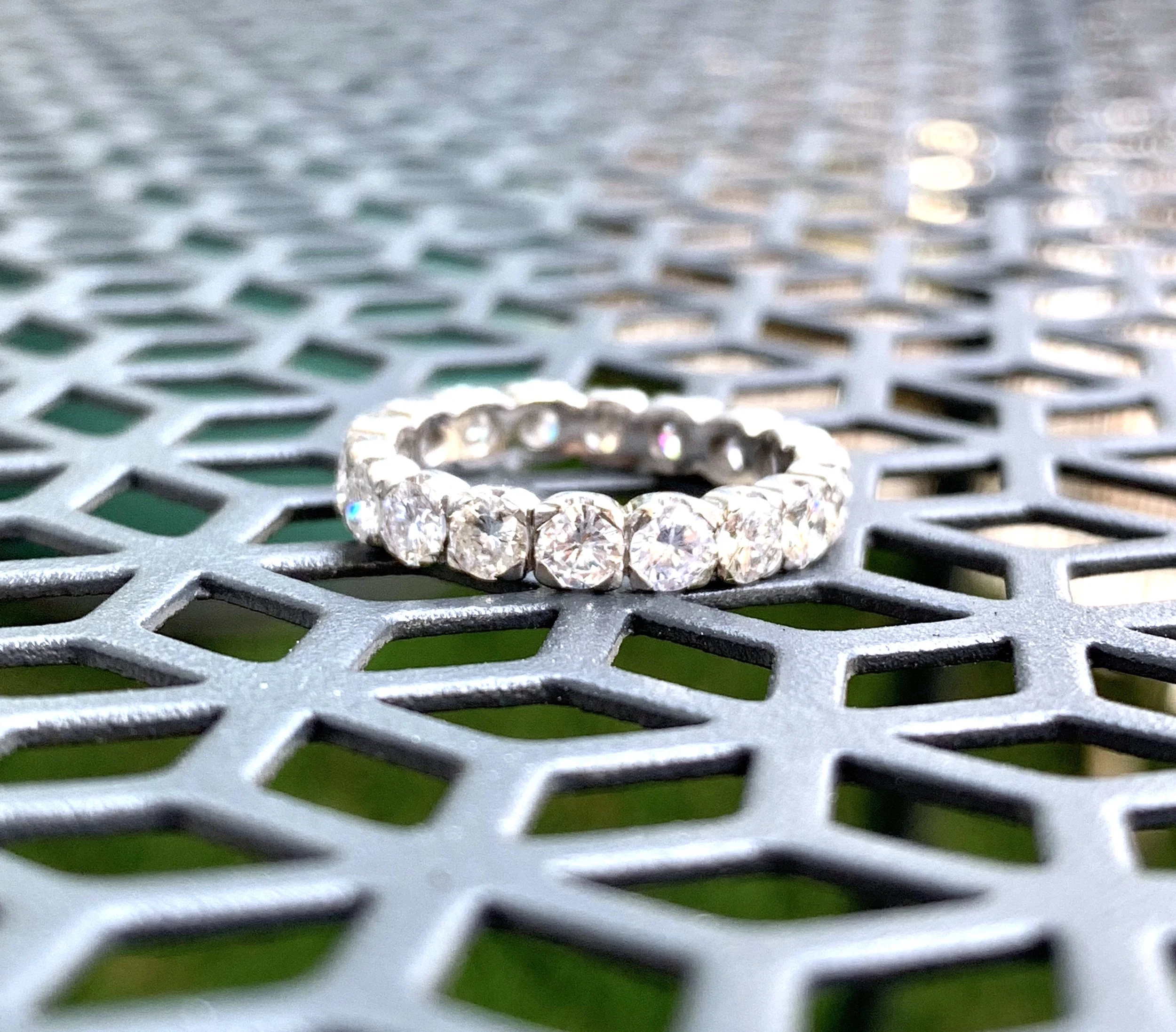 ADR1396-alliance-or-blanc-diamants-vintage-taille-54.5-us-mariage-tour-complet-2.jpg