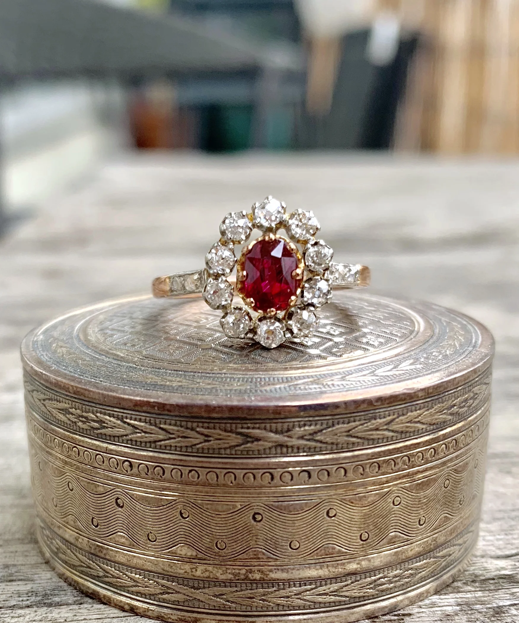 ADR1479-bague-or-rose-diamants-rubis-ancienne-fiancailles-cadeau-naissance-paris-bijoux-anciens-2.jpg