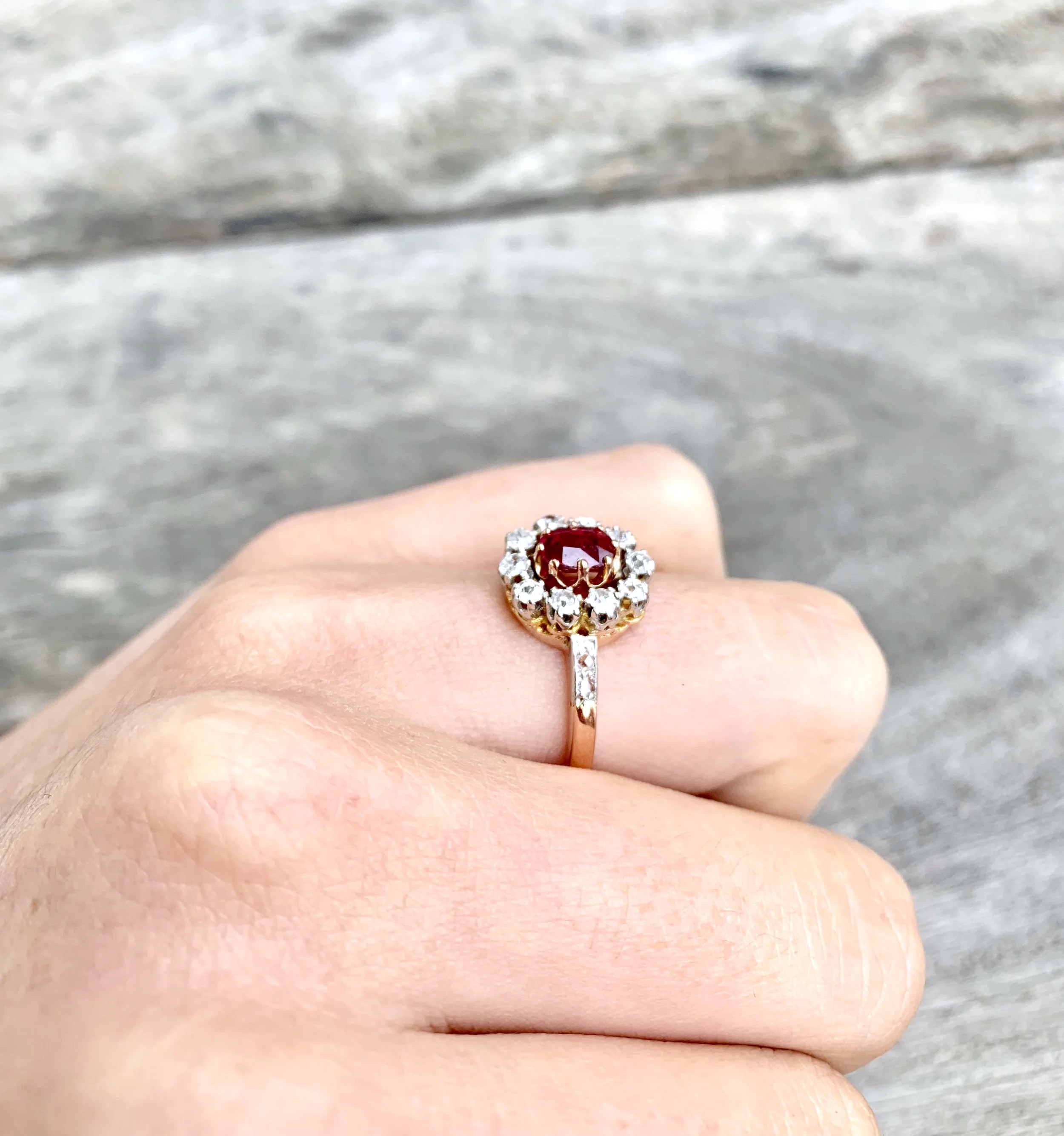 ADR1479-bague-or-rose-diamants-rubis-ancienne-fiancailles-cadeau-naissance-paris-bijoux-anciens-8.jpg