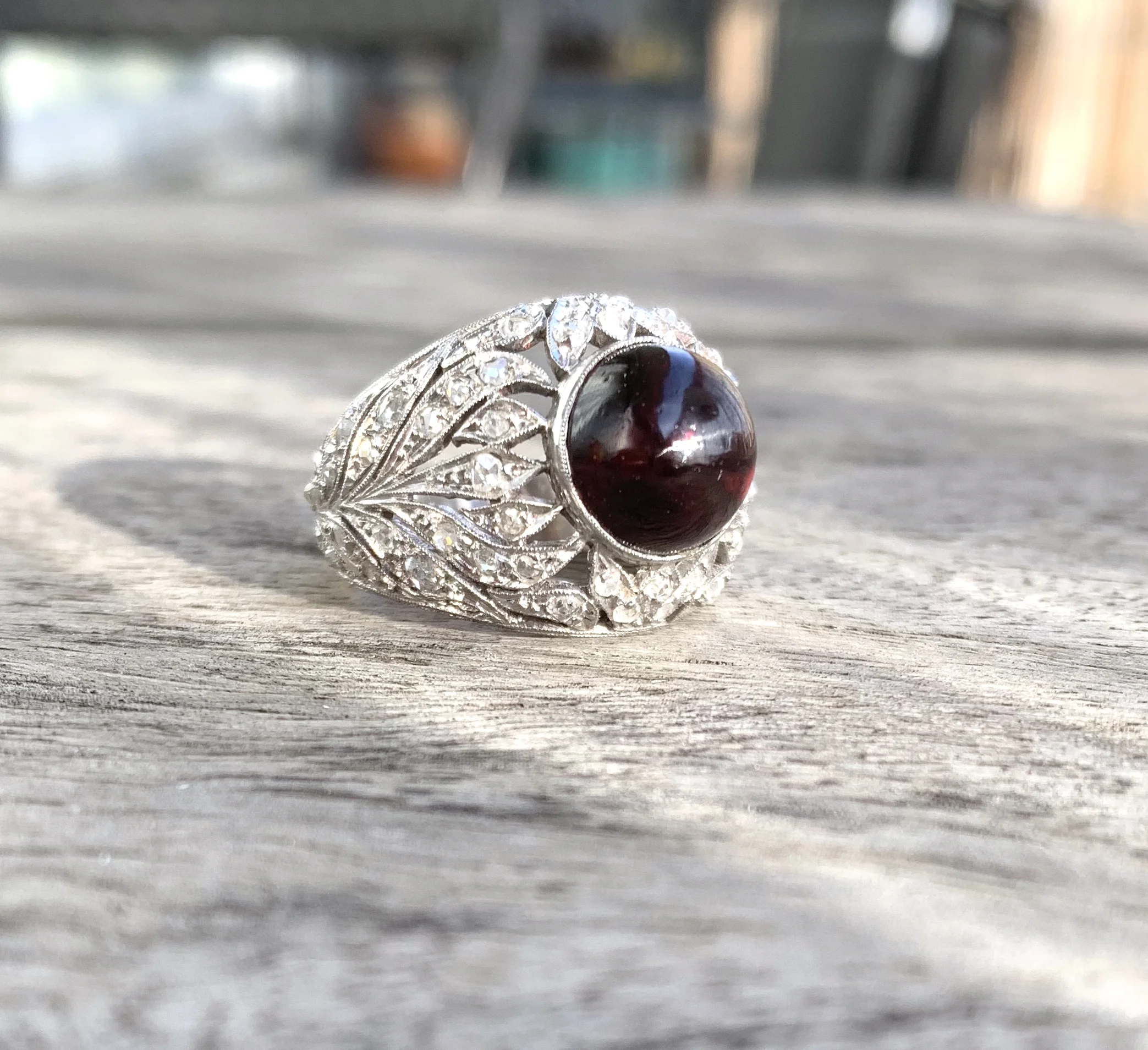 LF281-bague-bouke-platine-grenats-diamants-cabochon-ancienne-rouge-fiancailles-mariage-wedding-garner-02.jpg