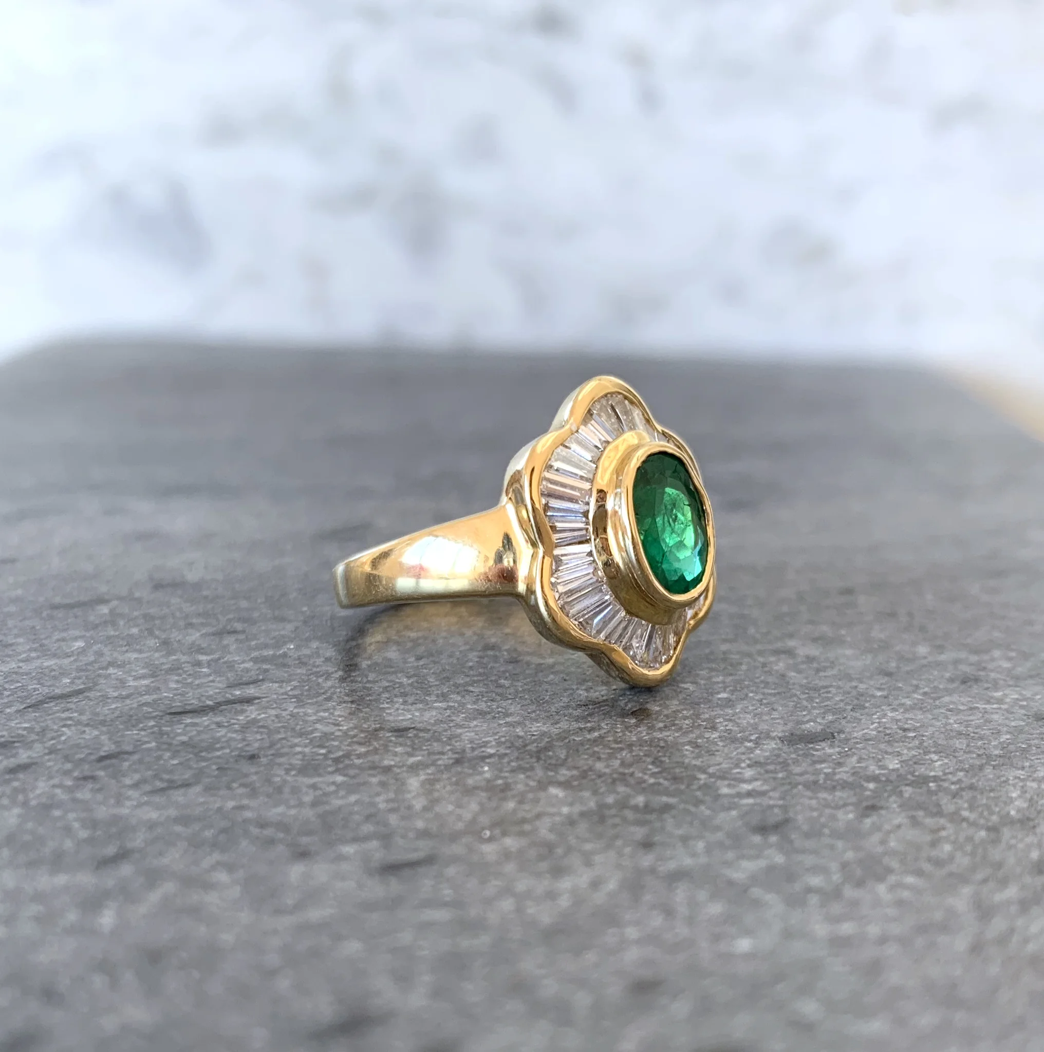 ADR1155-bague-vintage-ballerine-emeraude-diamants-tappers-emerald-ring-or-jaune-4.jpg