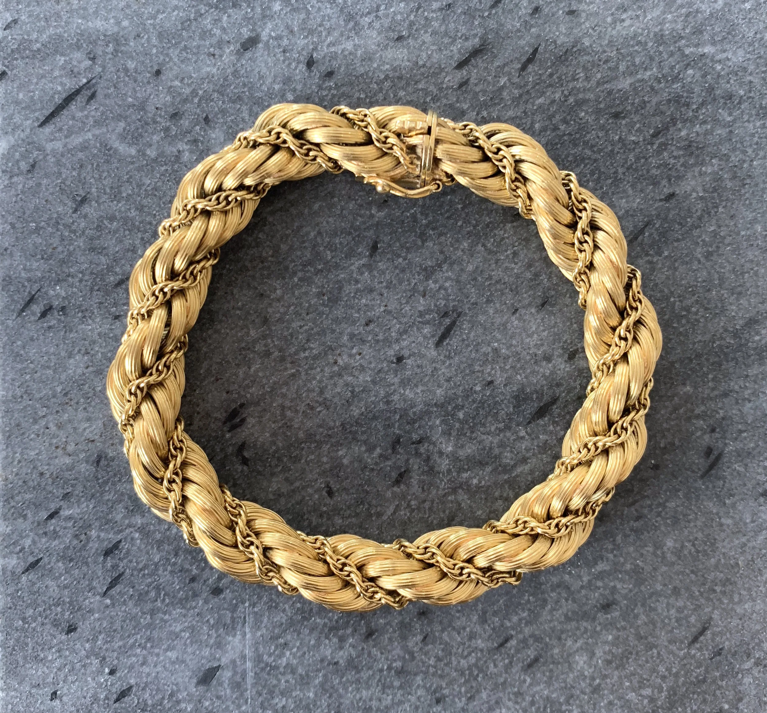 LPB203A-bracelet-torsade-or-jaune-style-van-Cleef-ancien-français-French-estate-bracelet-gold-1.jpg