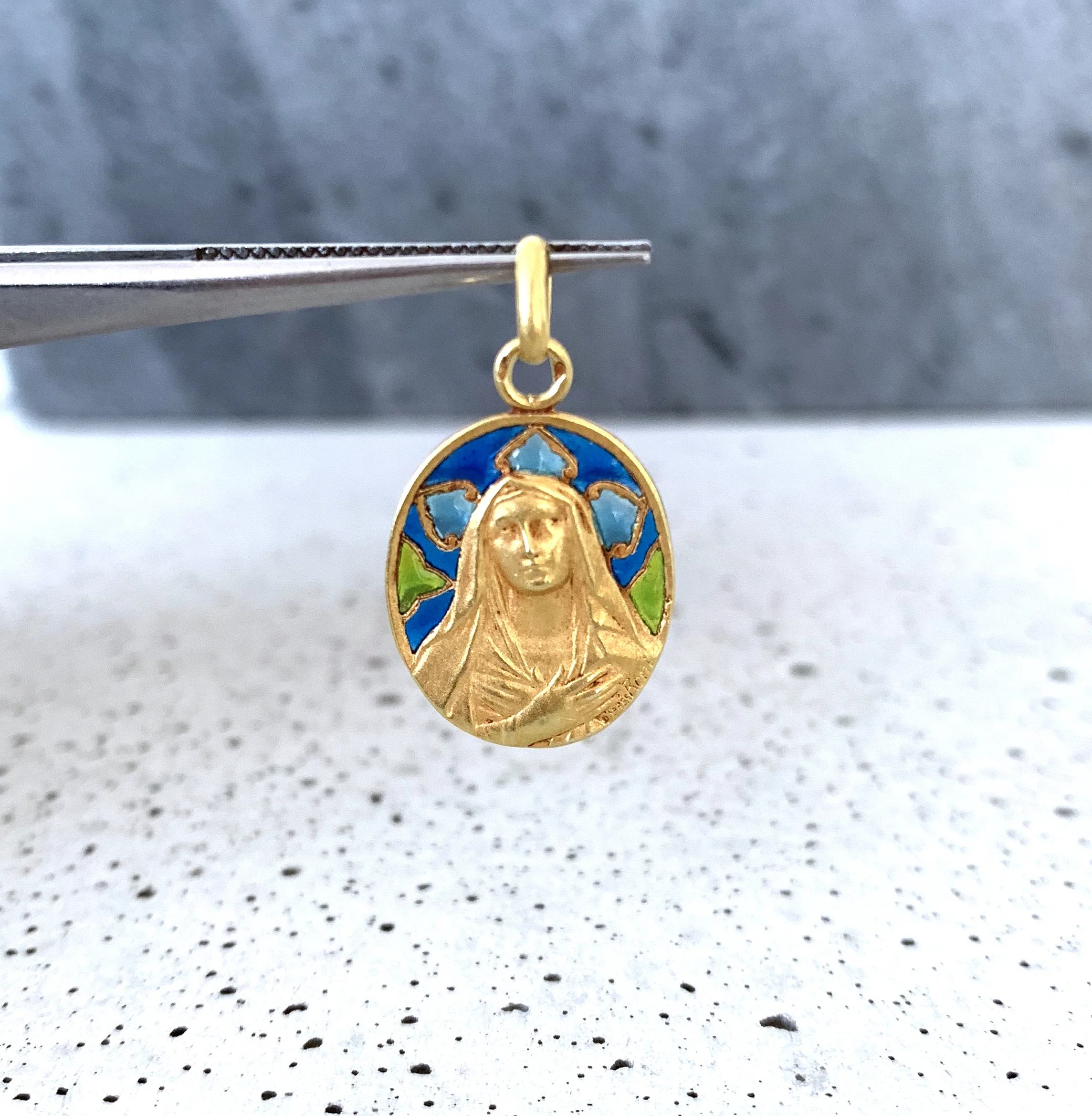 ADR1615-médaille-religieuses-vierge-Marie-or-jaune-email-émaillée-bleu-very-pendentif-francais-7.jpg