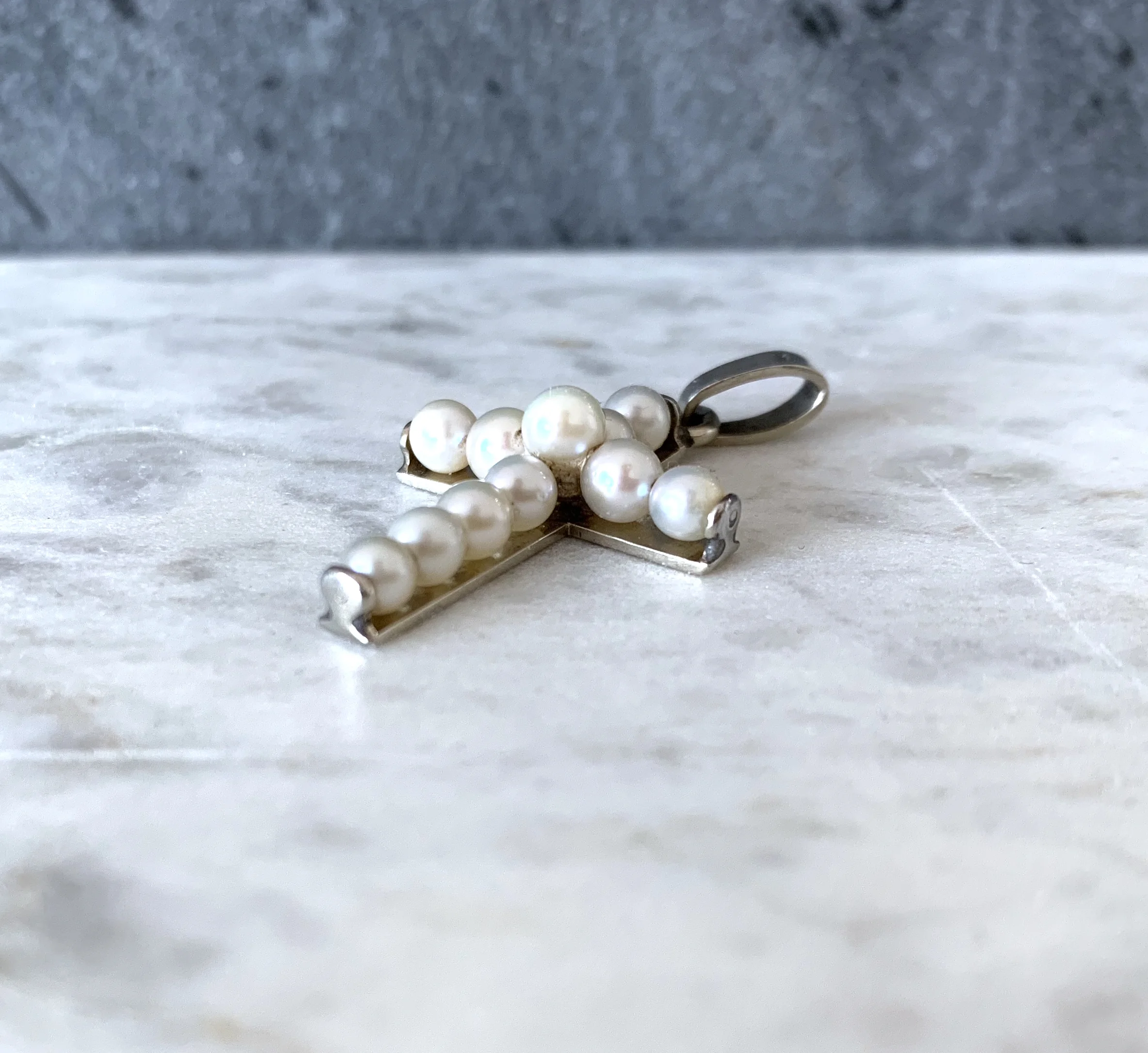 ADR1616-croix-en-or-blanc-perles-de-culture-pendentif-religieux -04.jpg