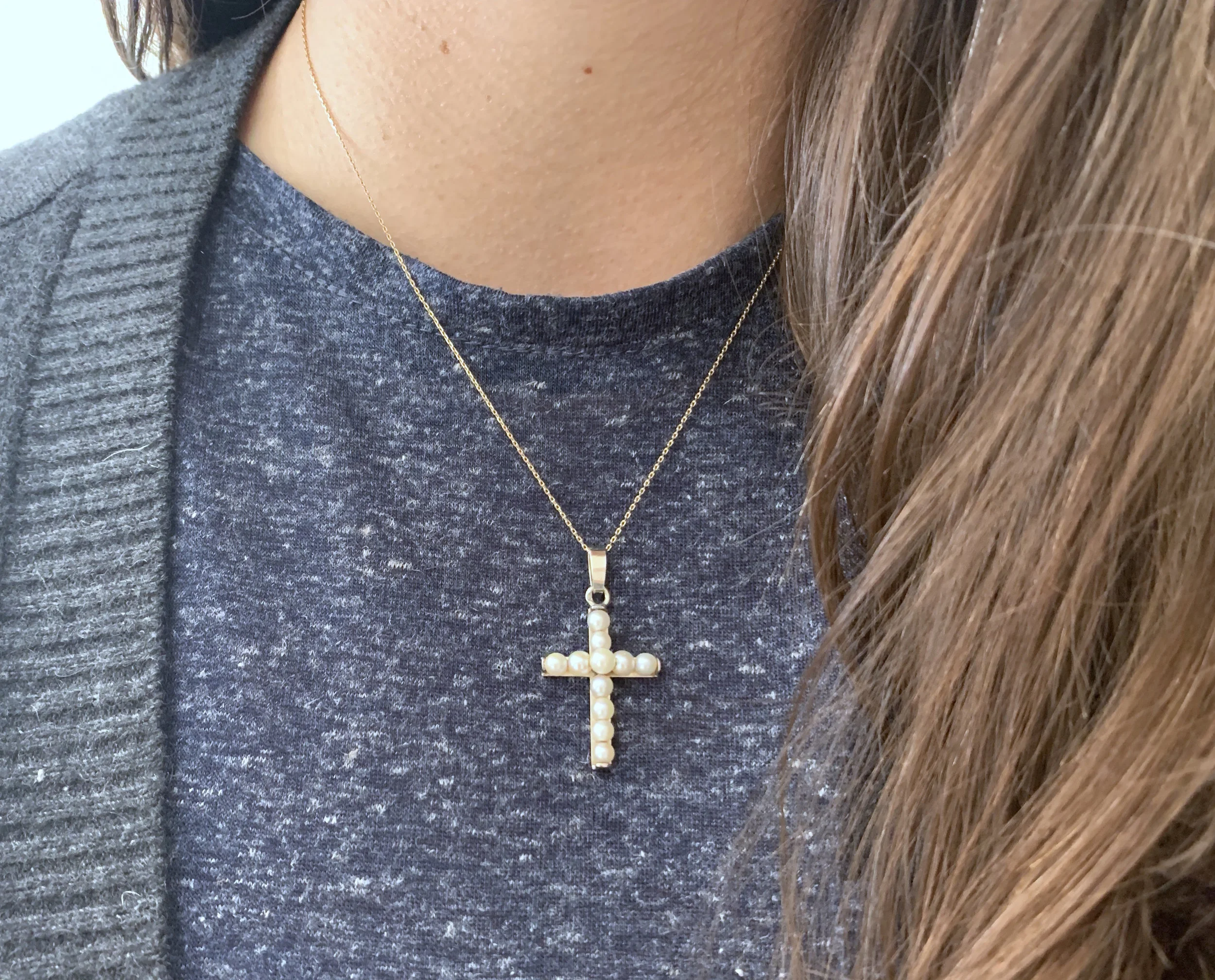 ADR1616-croix-en-or-blanc-perles-de-culture-pendentif-religieux -11.jpg
