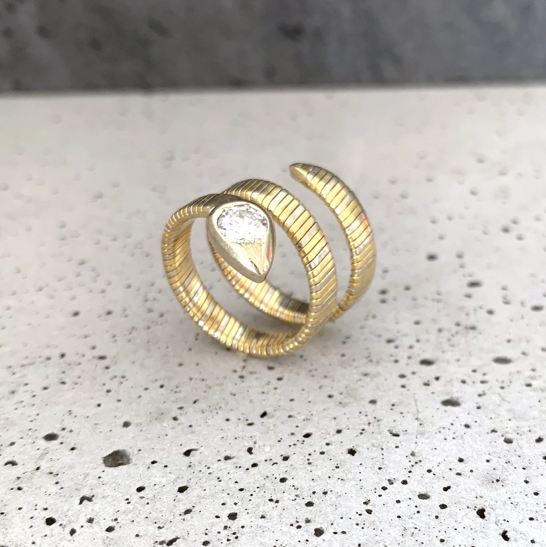 ADR1625-bagye-serpent-enroulement-or-jaune-blanc-diamant-47-petit-doigt-anciens-chic-02.jpg