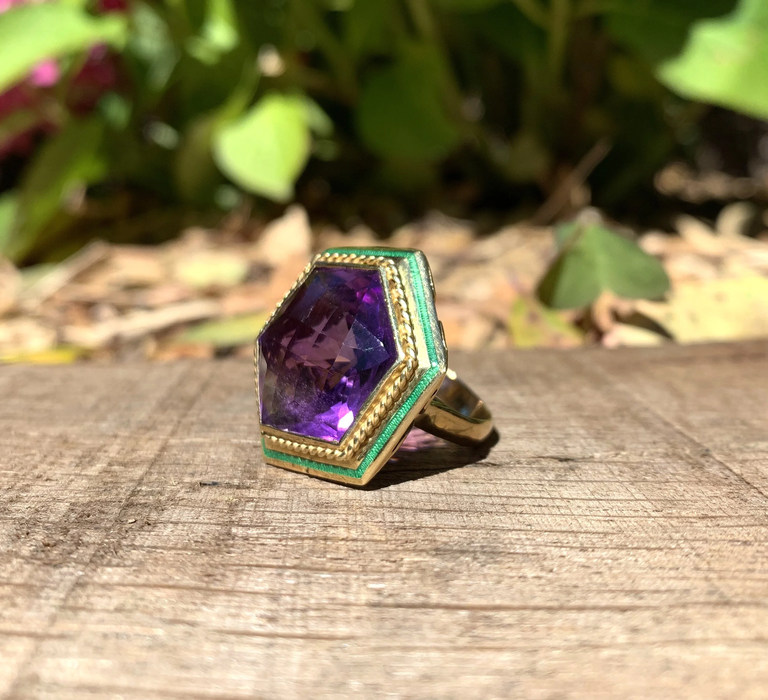 ADR1130-bague-vintage-or-j’aime-Amethyste-email-very-violette-anniversaire-anniversary-wedding-mariage-02.jpg