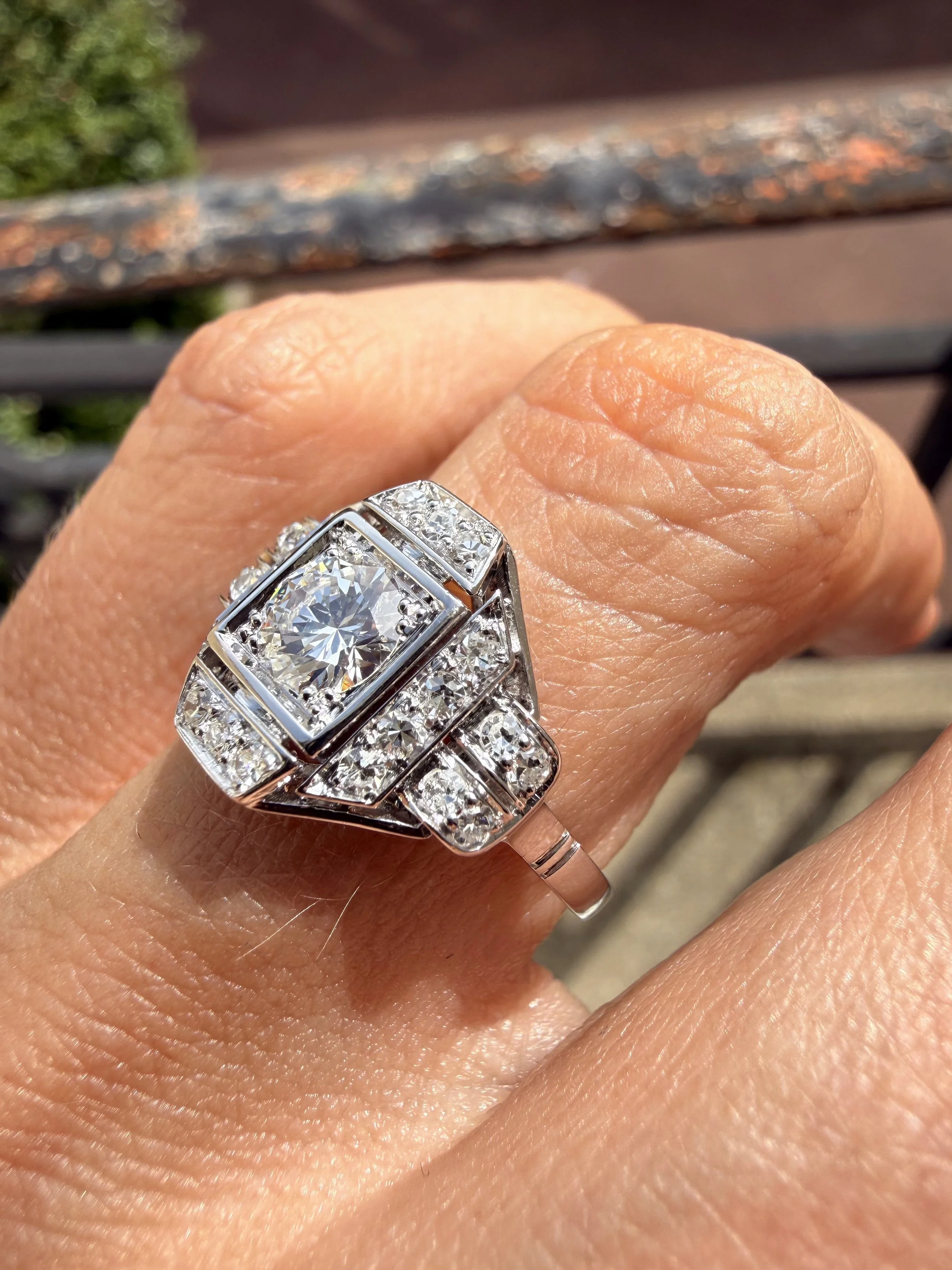 ADR3119-Bague-art-deco-ring-diamants-diamonds-rare-jewels-magnificent-estate-jewelry-heritage-french-louvre-france-frenchie-engagement-ring-top-ten-grandmother13.jpeg