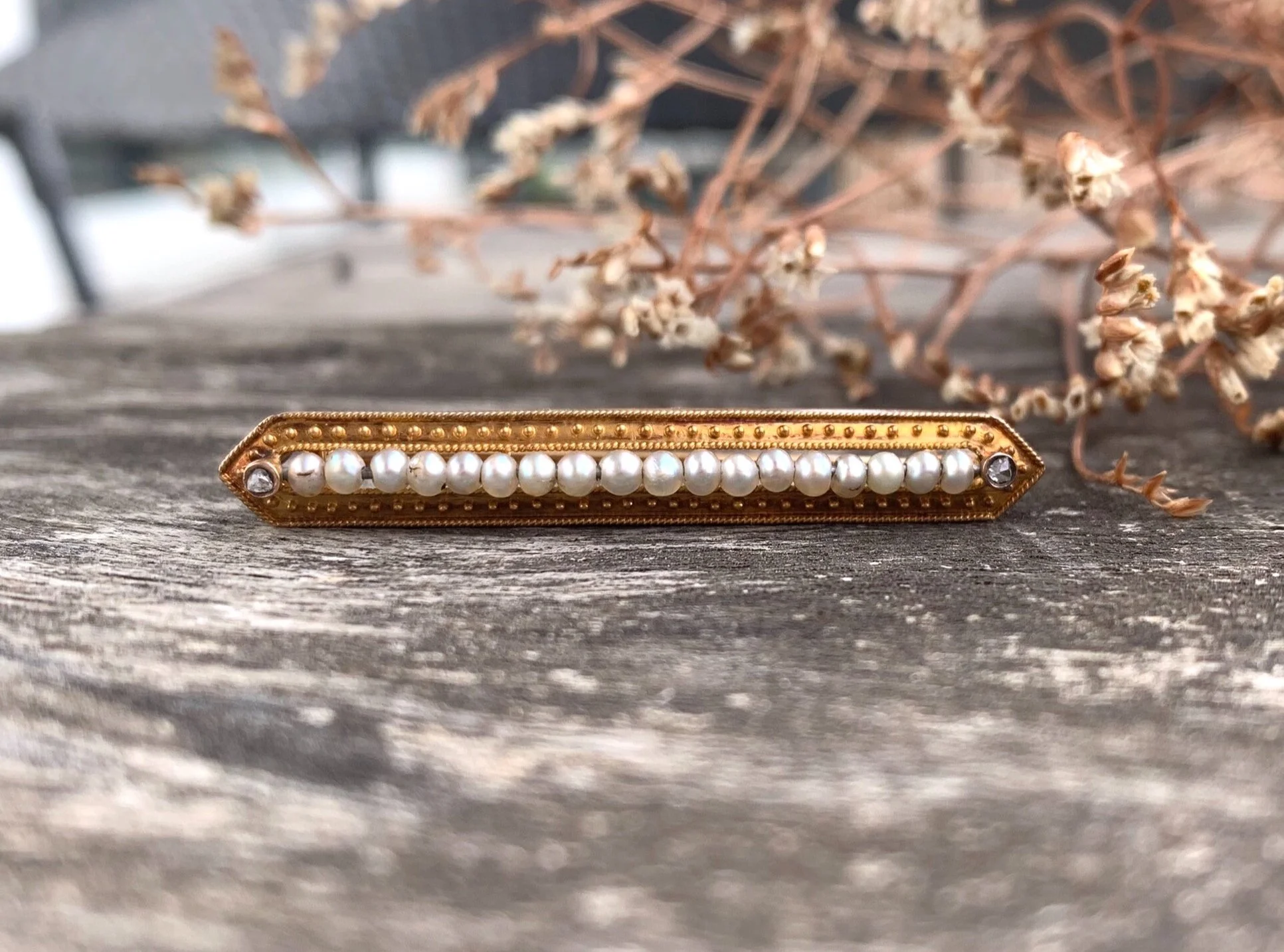 Broche-barette en or jaune et perles de culture