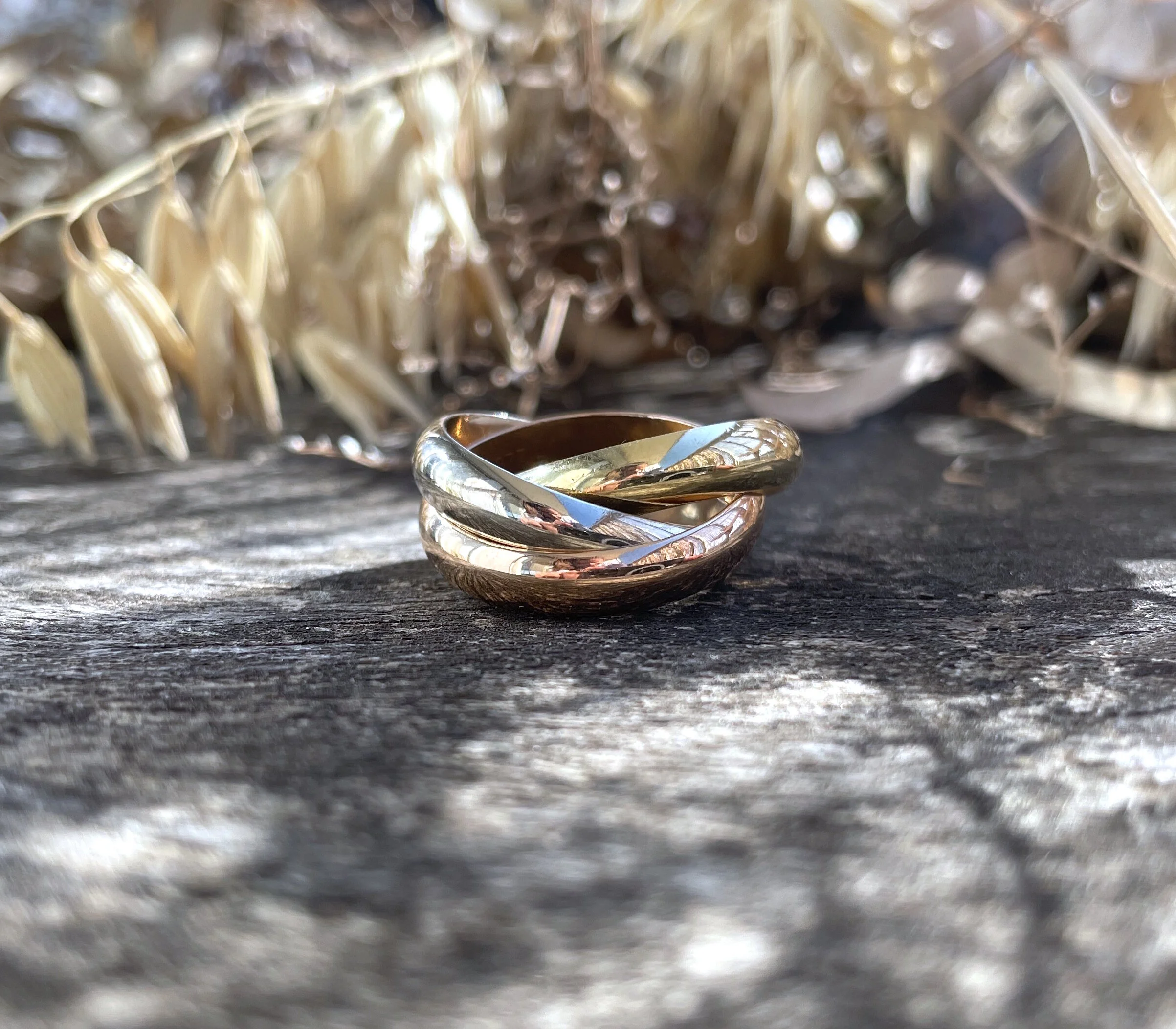 Cartier, Alliance trinity vintage T53 — Bijoux Anciens Paris : E-shop de  Bijoux Anciens \u0026 Vintage de luxe
