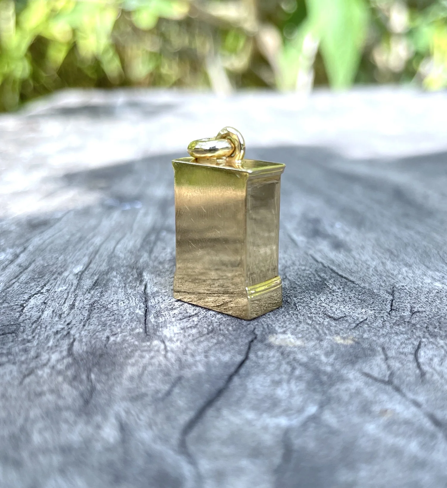 Pendentif/Breloque or jaune figurant coffre fort avec sa clé — Bijoux Anciens : de Bijoux Anciens & Vintage de luxe