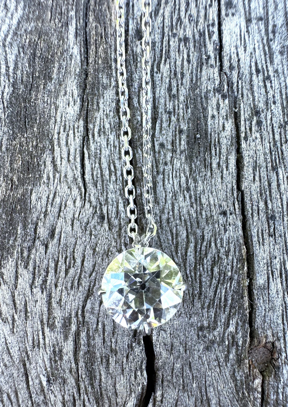 Collier solitaire en or blanc et diamant 1,85ct environ — Bijoux Anciens  Paris E-shop de Bijoux Anciens Vintage de luxe