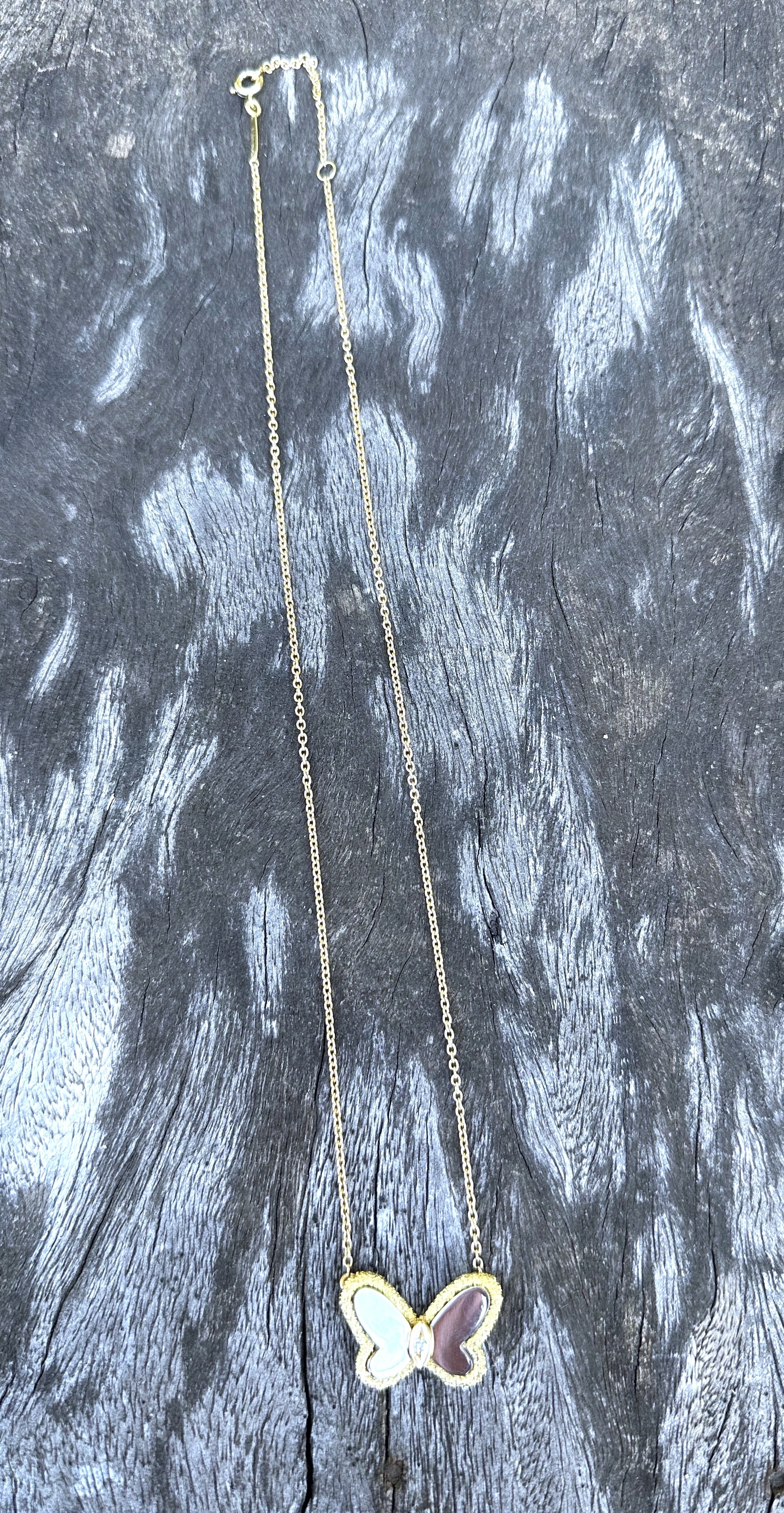 Authentic! VAN CLEEF ARPELS 18k Yellow Gold Diamond Sapphire Butterfly  Necklace | Van Cleef & Arpels | Buy at TrueFacet