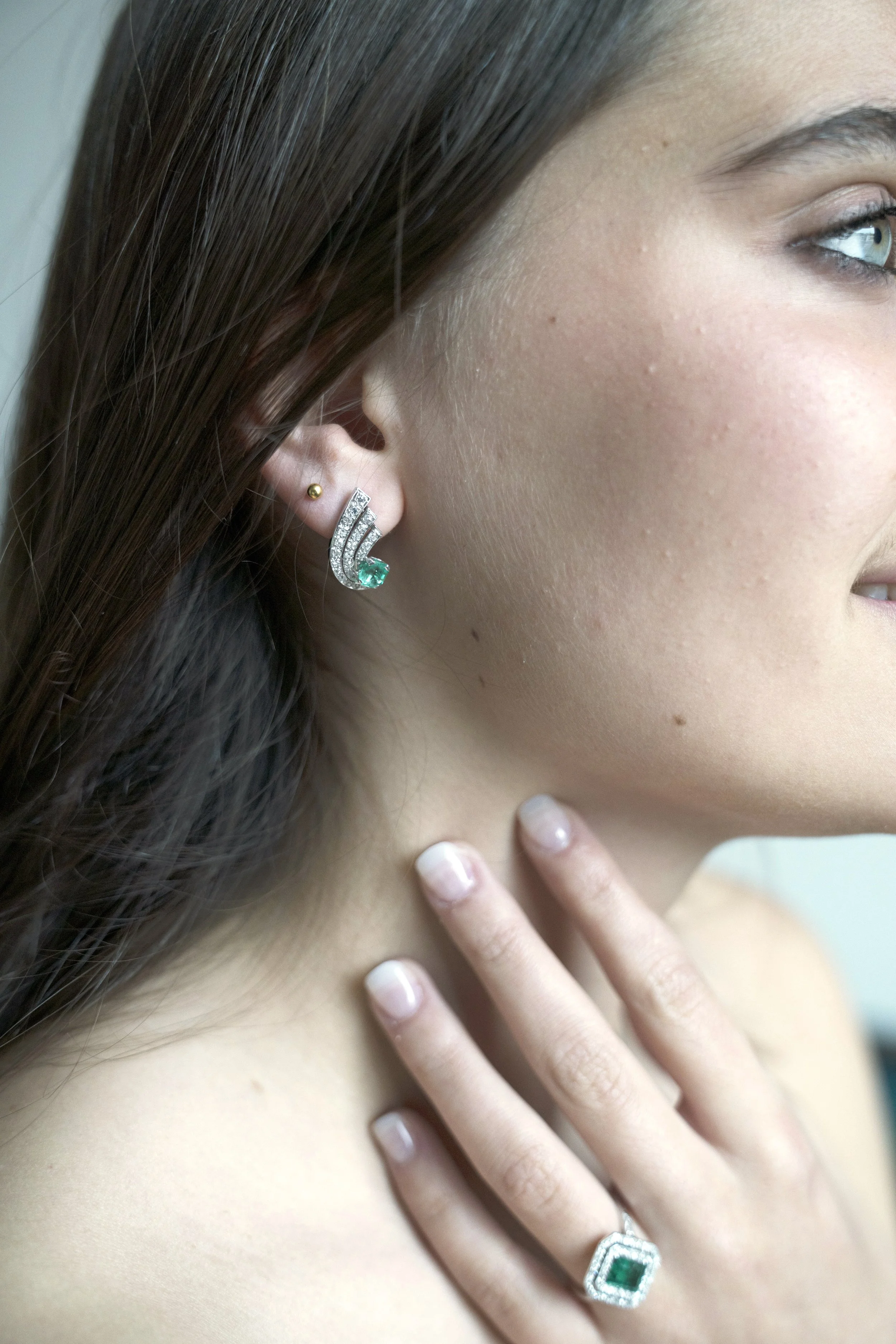 Boucles D'oreilles Vintage - Ancien Modèle à Vis Avec Fleur Carrée émaillée - Bon état
