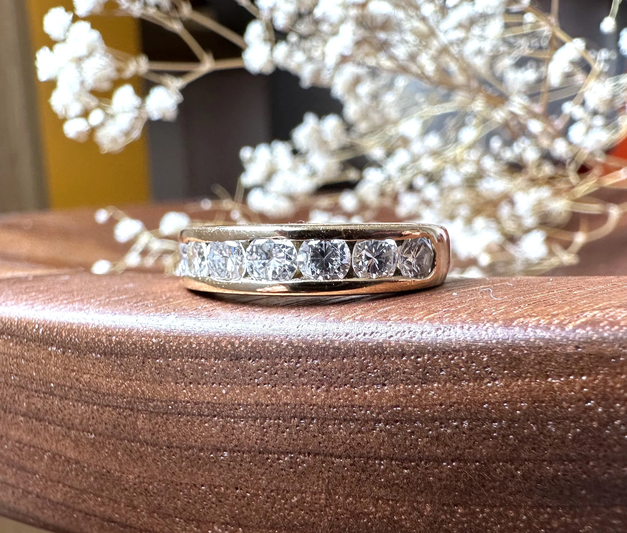 Demi alliance en or jaune et diamants T53,5 — Bijoux Anciens Paris E-shop  de Bijoux Anciens Vintage de luxe