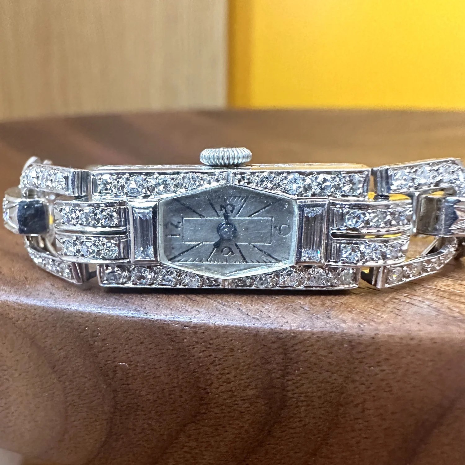 Montre Femme Art Déco Années 1930 En Or 18 Carats Et Diamants - Occasion