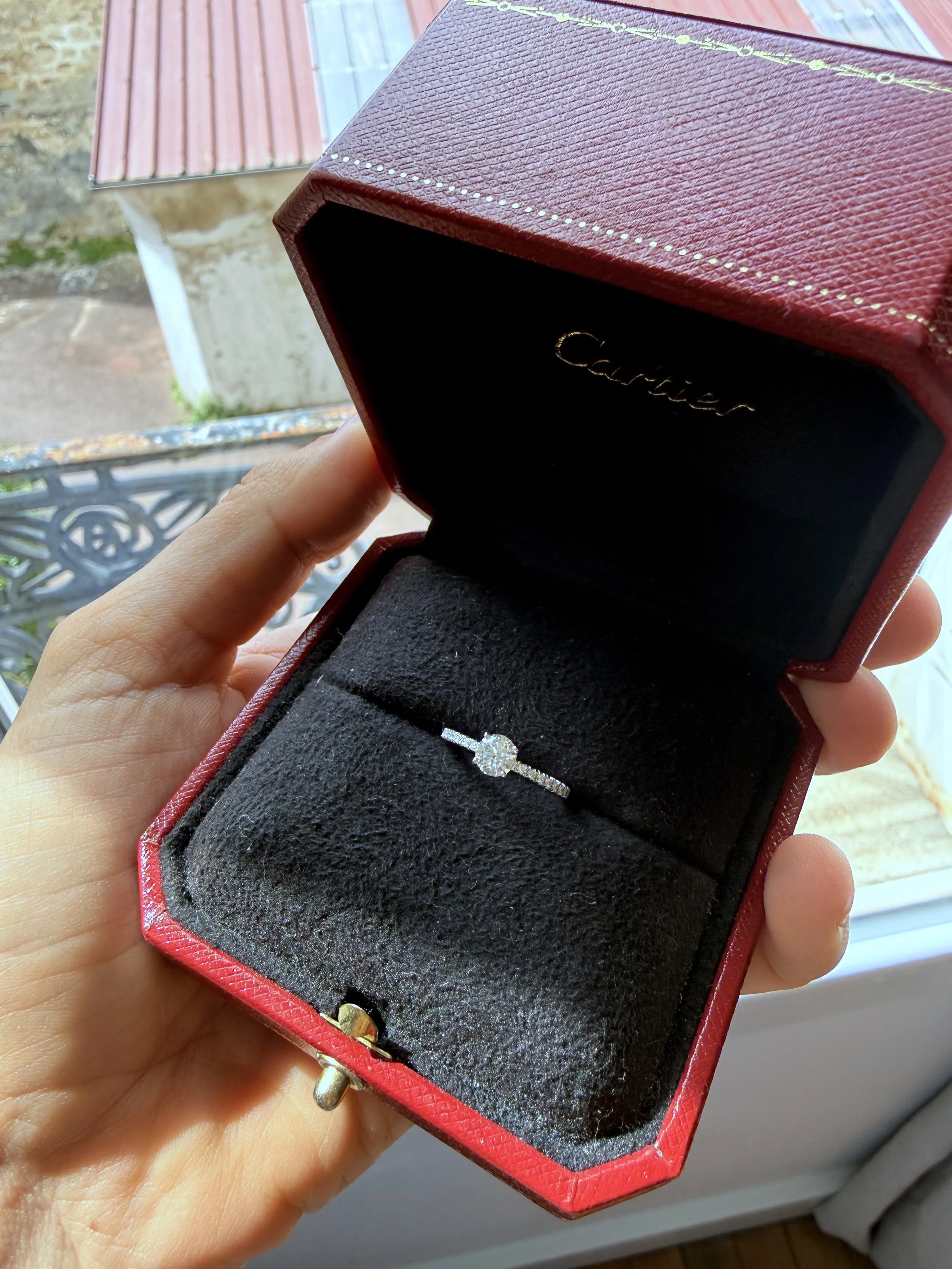 ADR2958-bague-cartier-etincelle-diamants2.jpeg