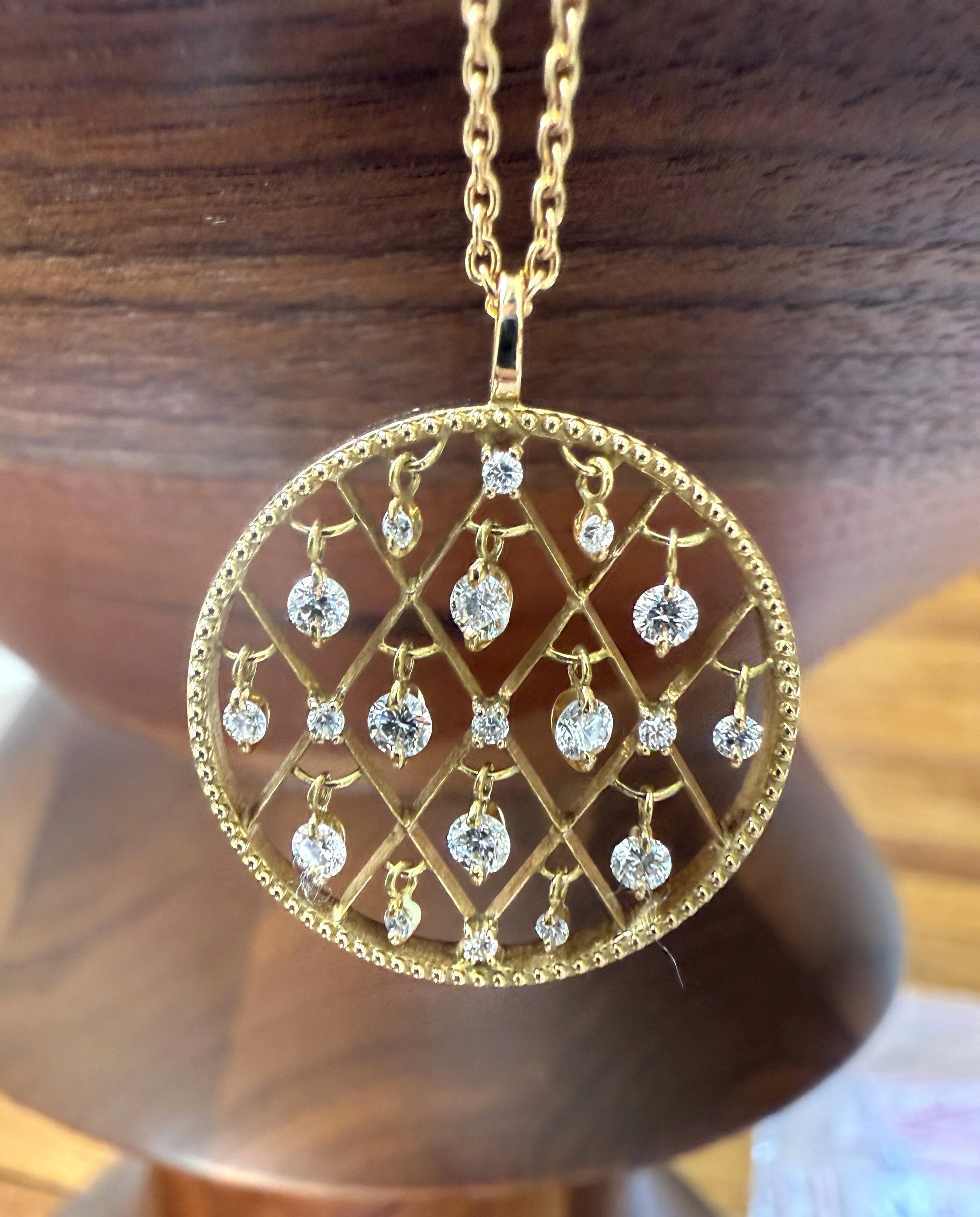 ADR2795-collier-or-jaune-diamants-cadeau-naissance-anniversaire.jpeg