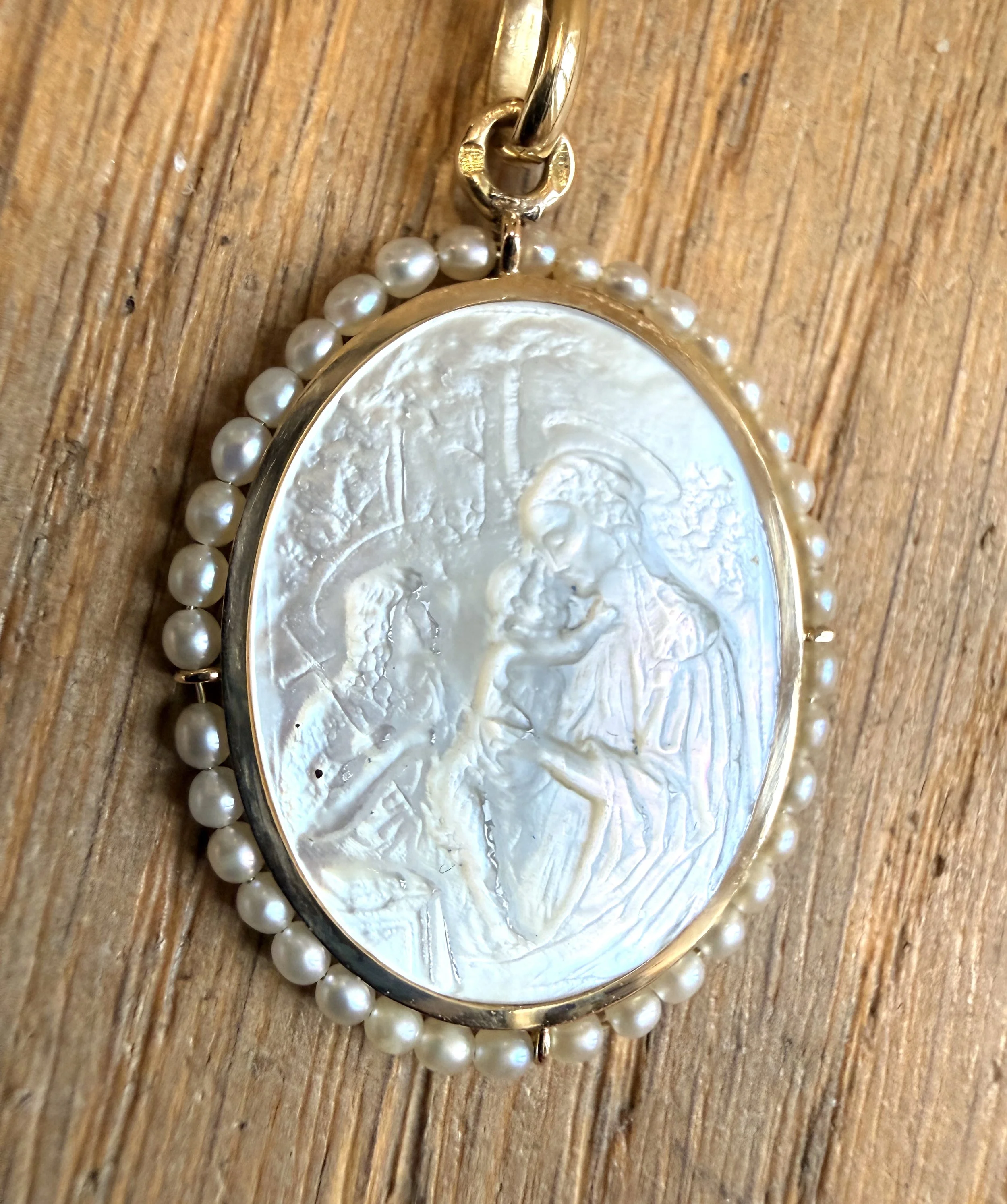 ADR2883-Medaille-nacre-or-jaune-vierge-enfant2.jpeg