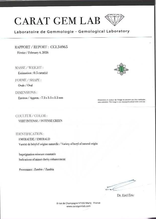 ADR3043-Bague-emeraude-marguerite-entourage-diamants1 copie.jpeg