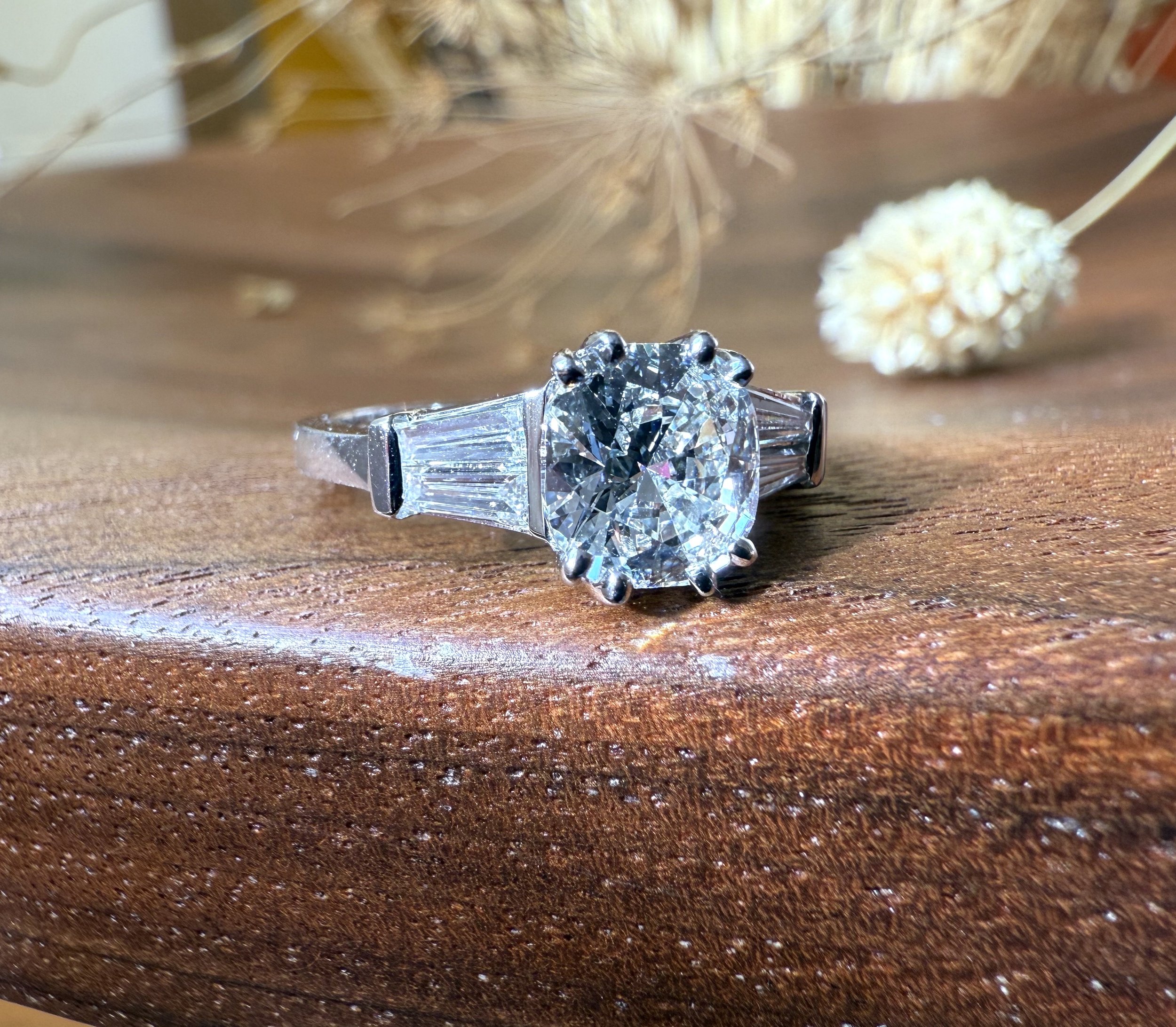 ADR2664-Bague-fiancailles-moderne-diamant-coussin-cushion-diamond-ring-mariage-wedding6.jpeg
