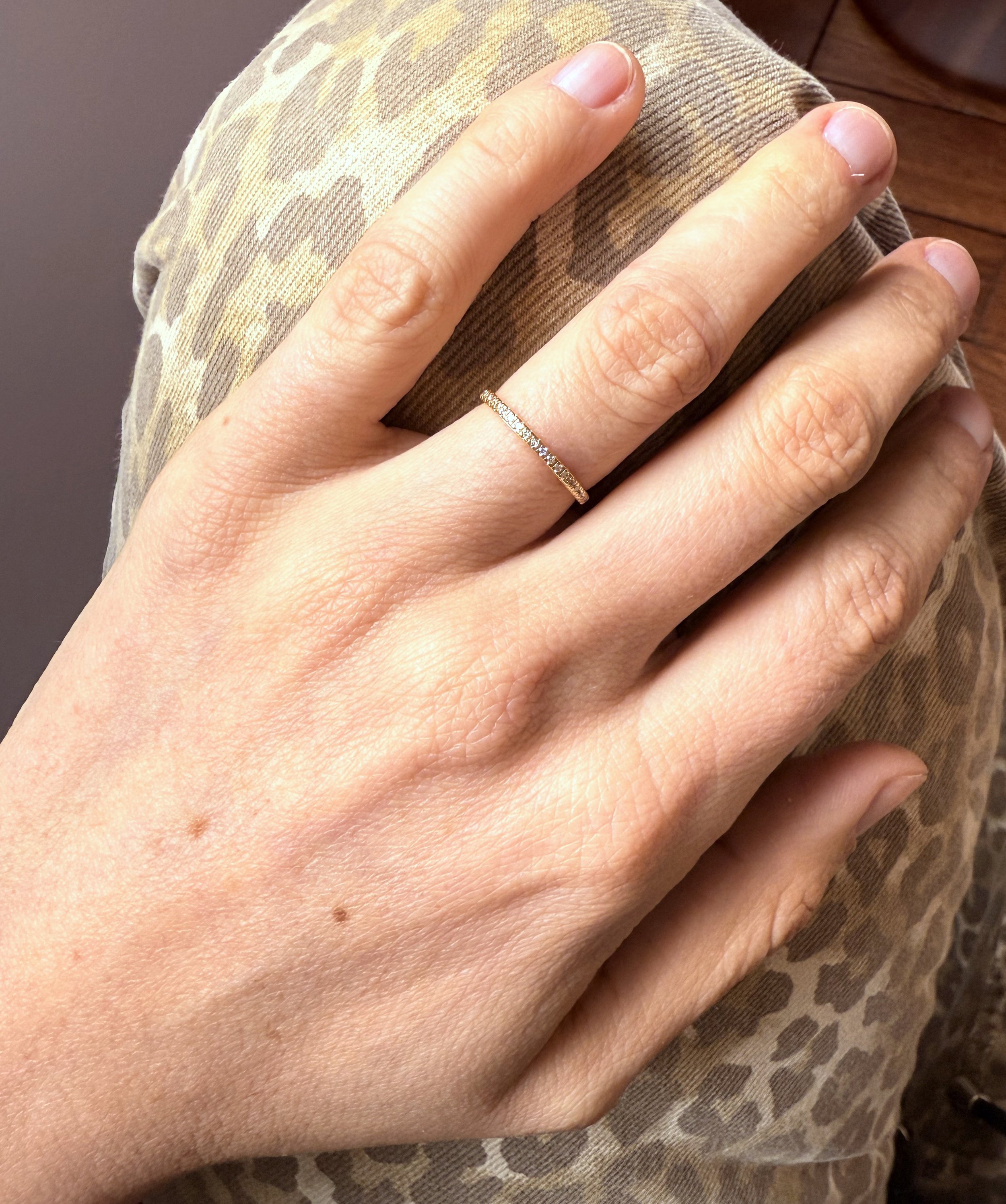 ADR2826-Alliance-Mauboussin-or-jaune-diamants-diamond-ring-engagement-fiancailles-mariage-wedding-eternity-ring-alliance-americaine-tourcomplet9.jpeg