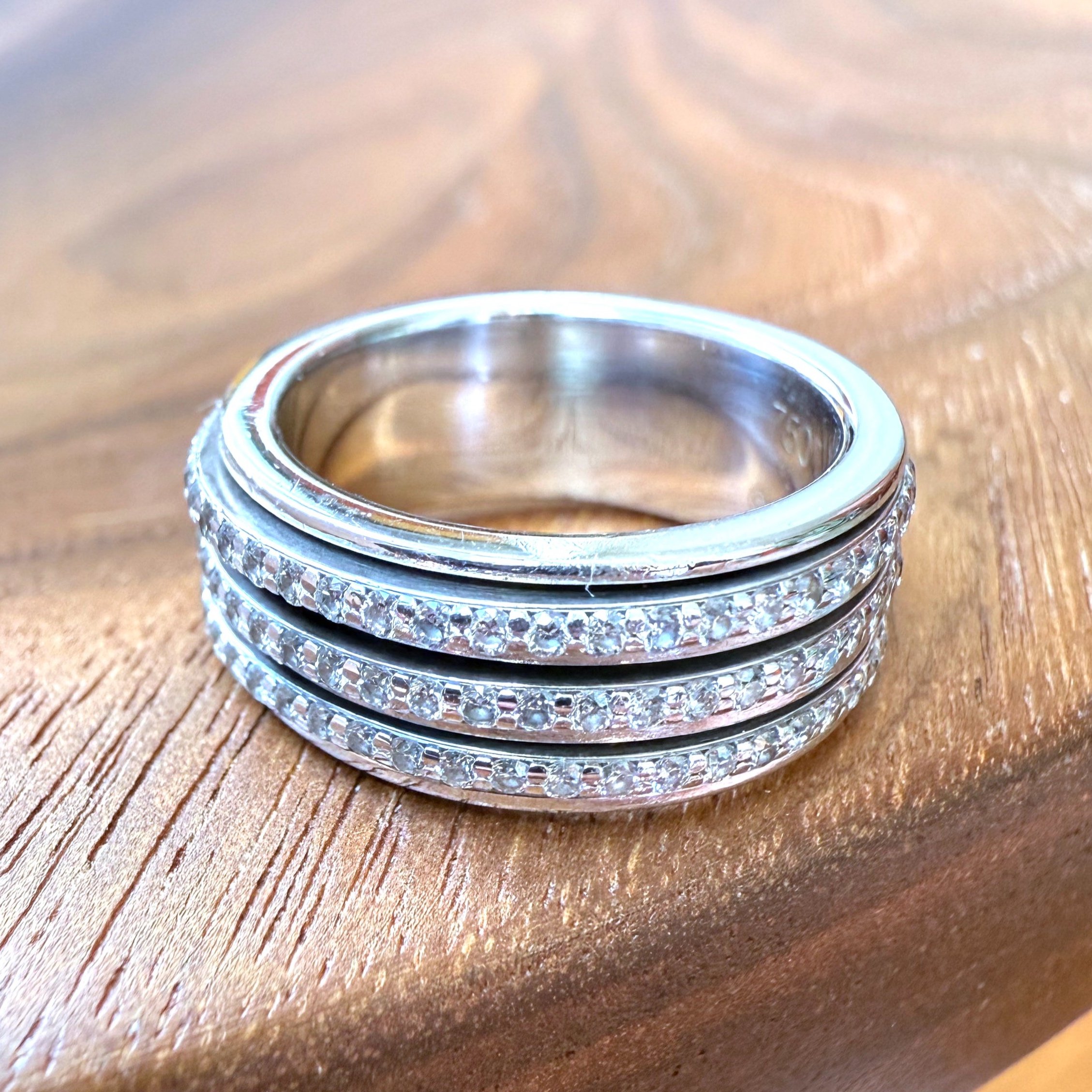 ADR2300-bague-trois-anneaux-diamants-or-blanc-cadeau-naissance-mariage-anniversaire+%282%29.jpg