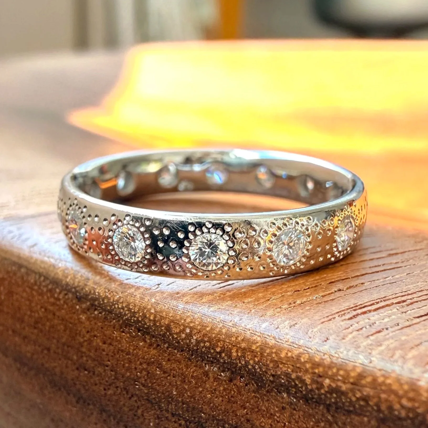 De Beers, Bague en or blanc et diamants de la collection "Talisman" T52