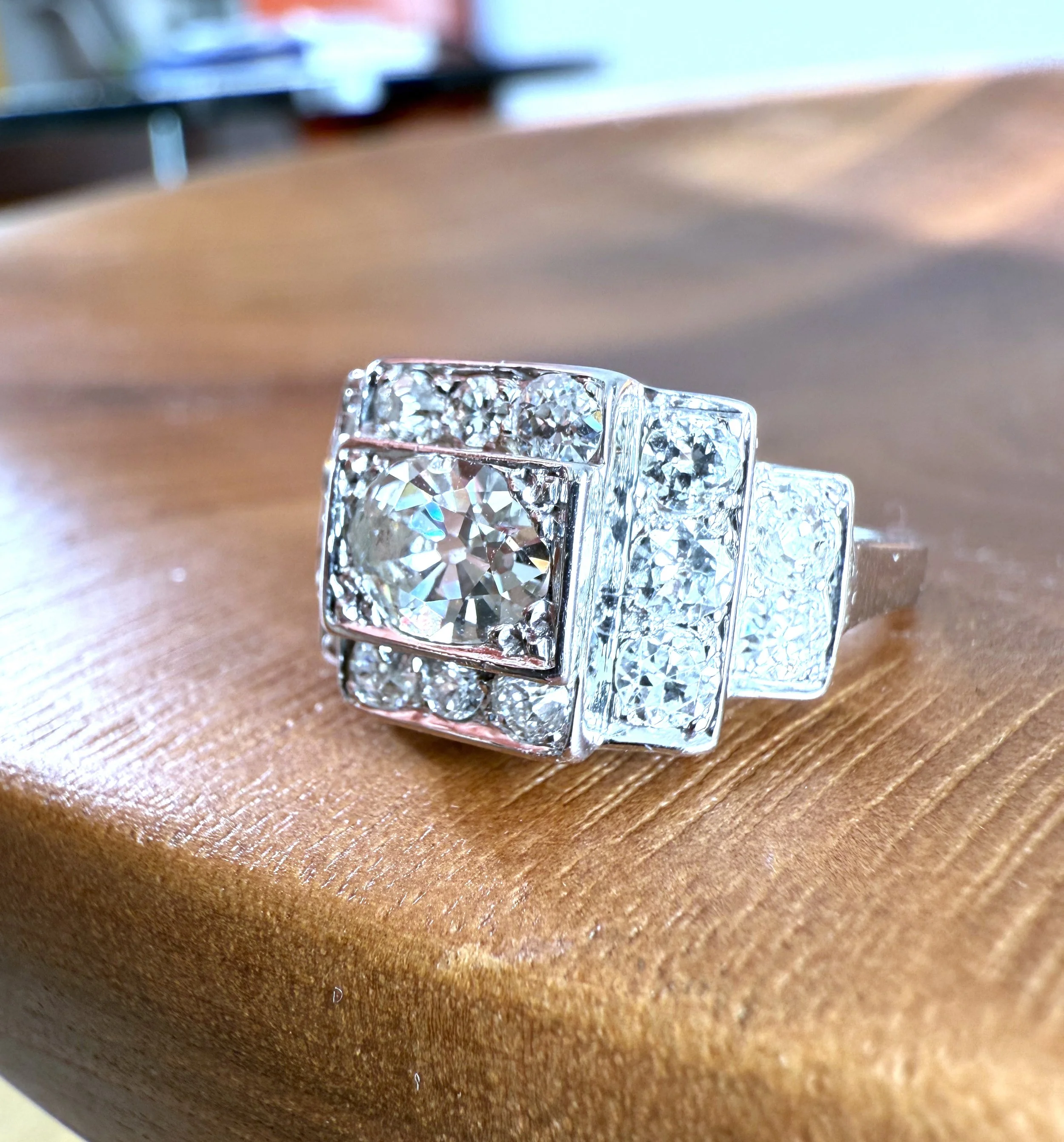 ADR2844-La-Mina-Bague-art-deco-tank-platine-diamants-ancienne-fiancailles-estate-mariage-famille-heritage-ring-inheritance-french-francais-paris-parisienne-lovers-romantique-diamants-diamonds37.jpeg
