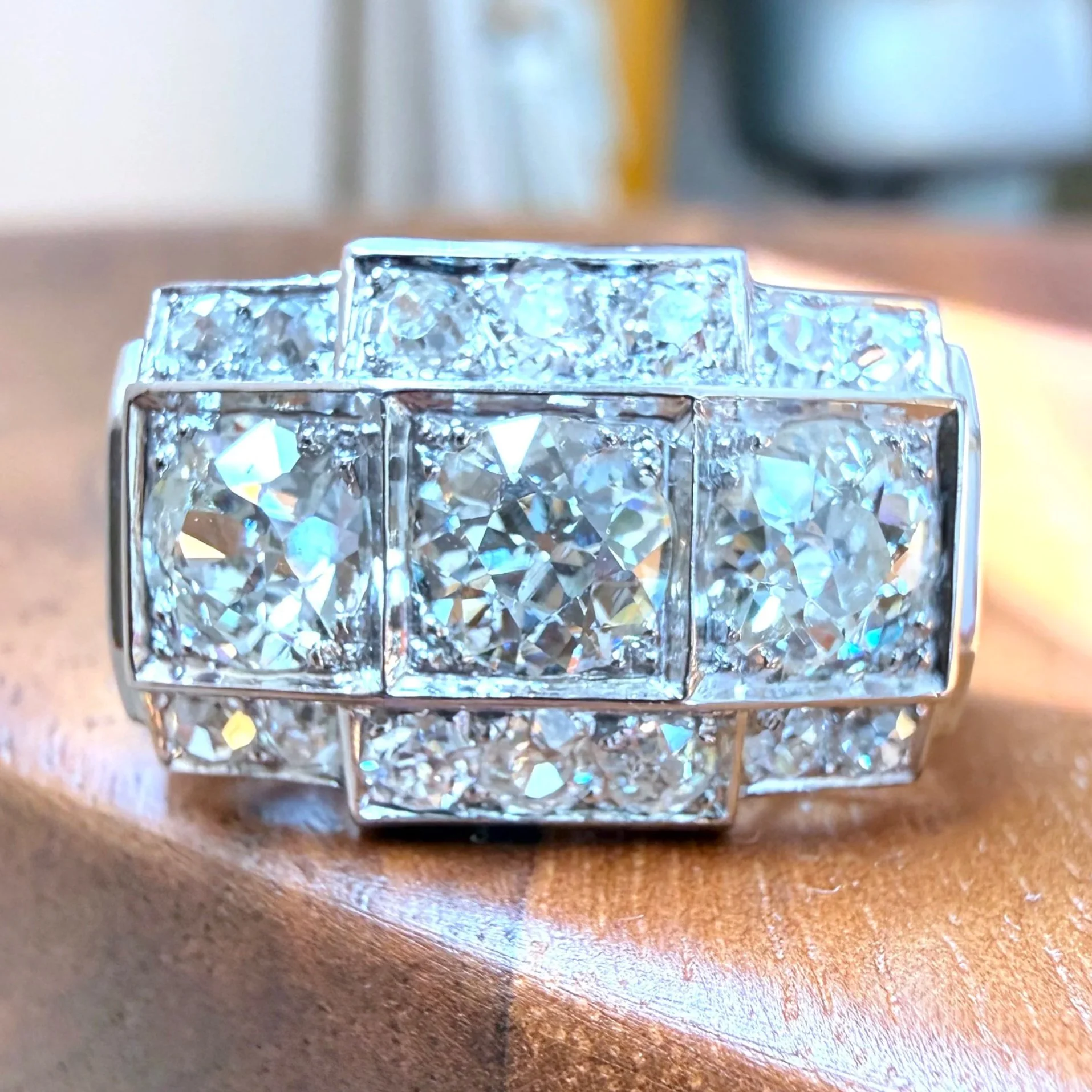 "La Margaux" Bague Tank en platine et diamants