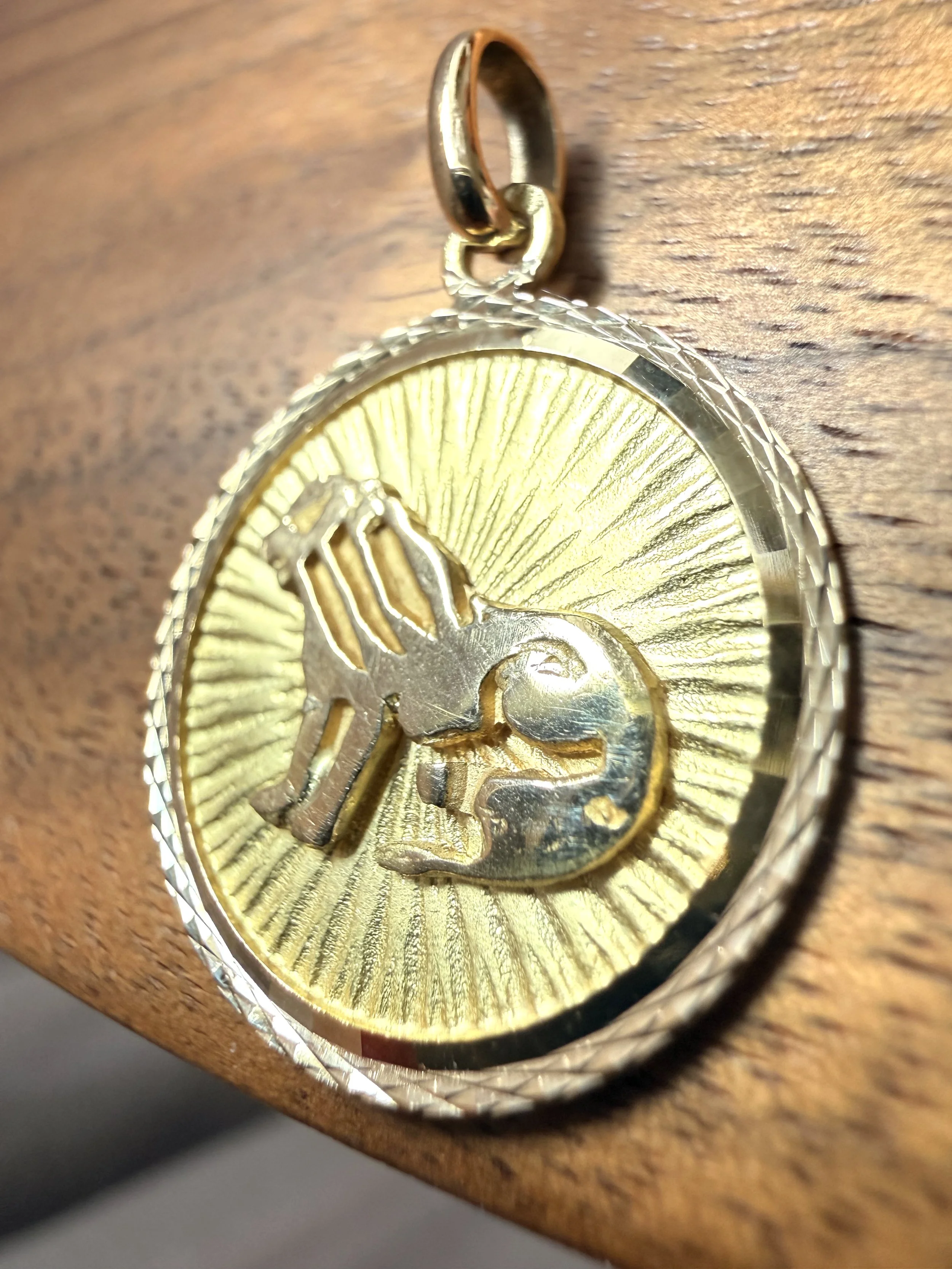 ADR2975-pendentif-or-jaune-gold-lion-astro2.jpeg