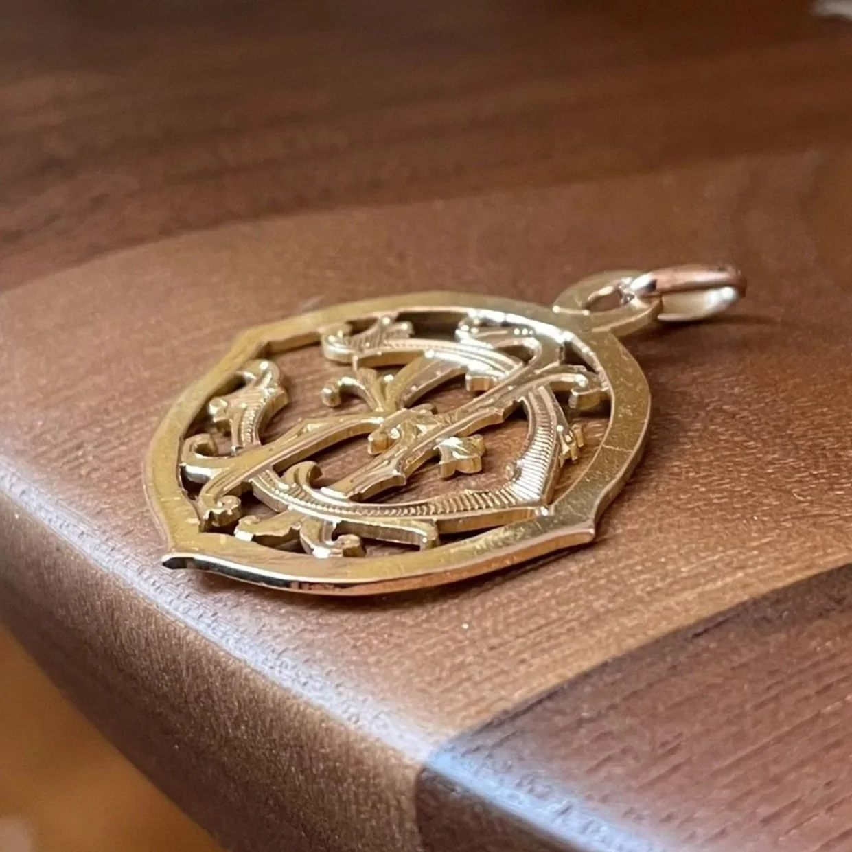 ADR2675-m%25C3%25A9daille-or-jaune%2B%25282%2529.jpg